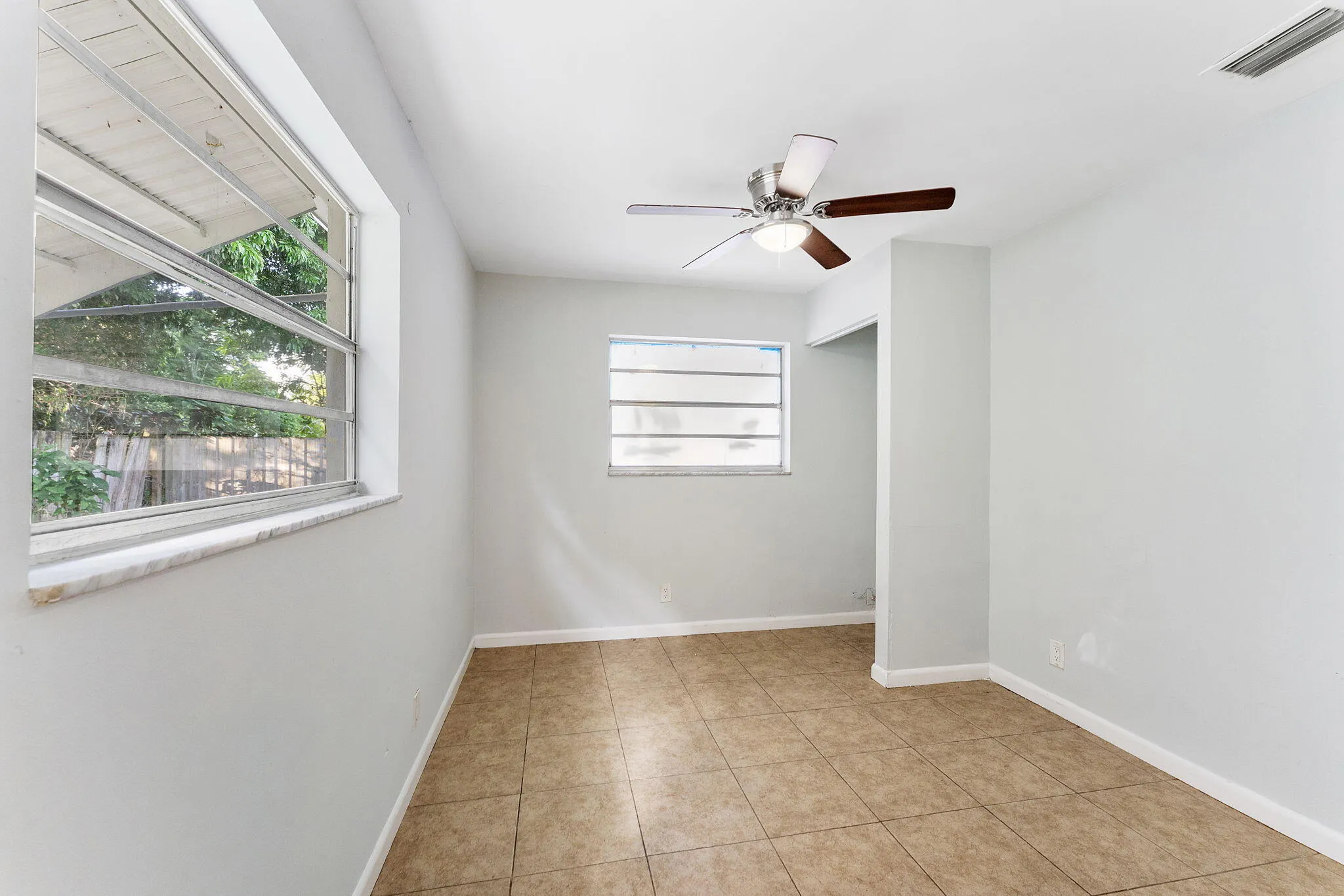 415 NW 7TH Court