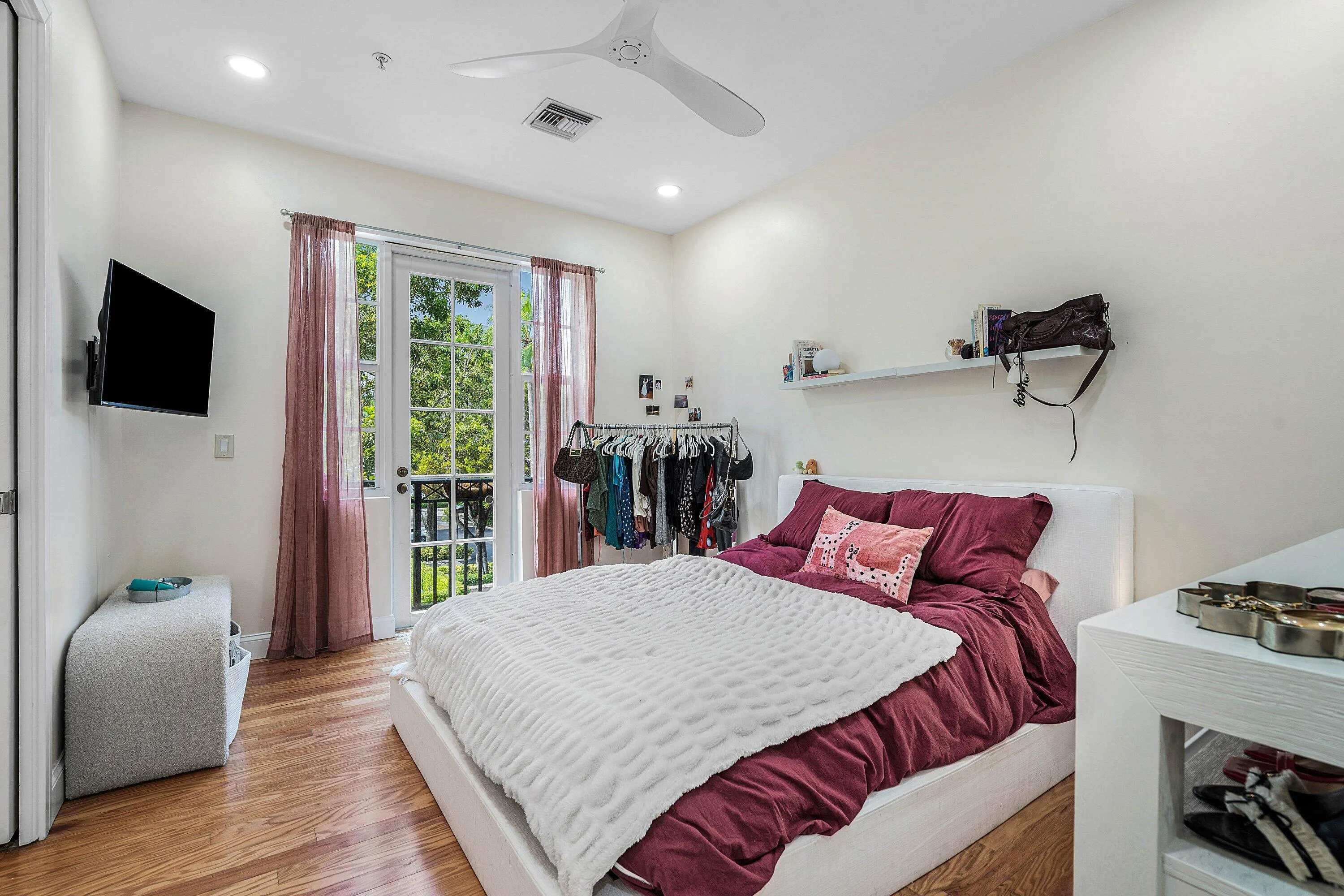 75 NE 5TH Avenue #D