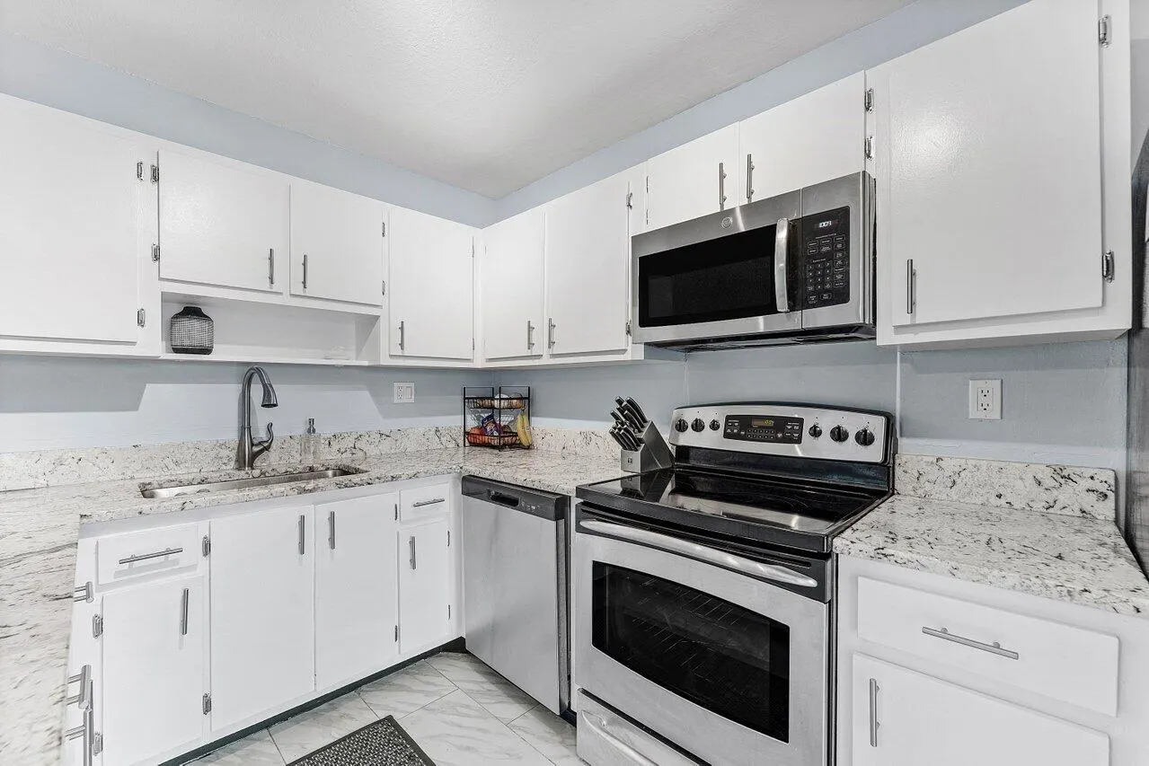 562 SE 27th Terrace