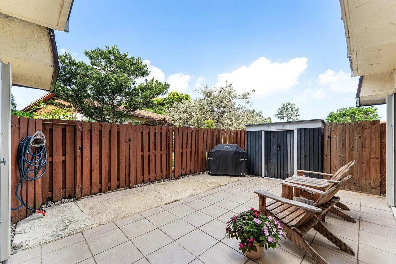 562 SE 27th Terrace