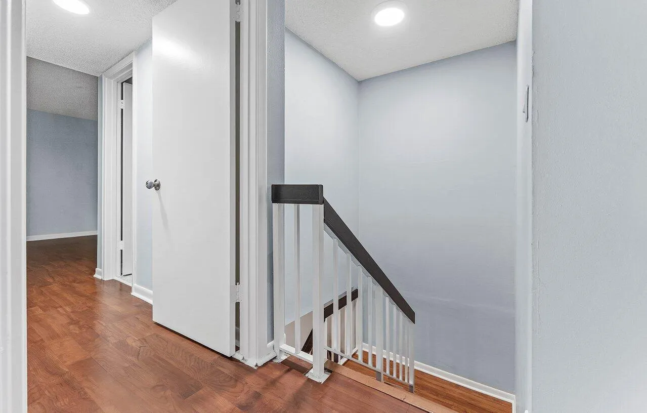 562 SE 27th Terrace