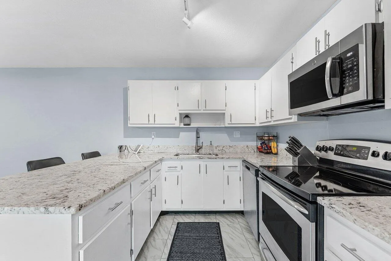 562 SE 27th Terrace
