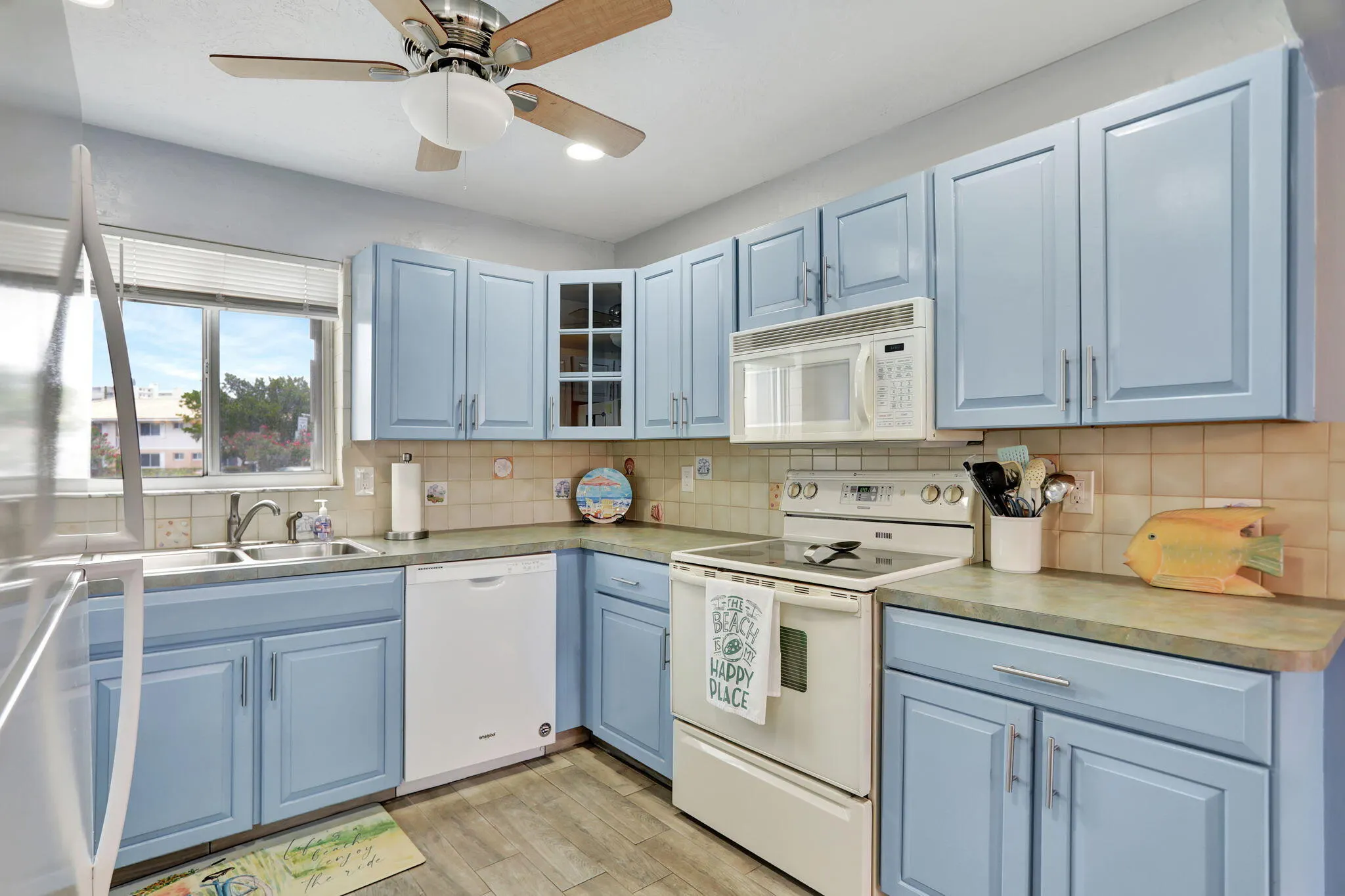 999 N RIVERSIDE Drive #3