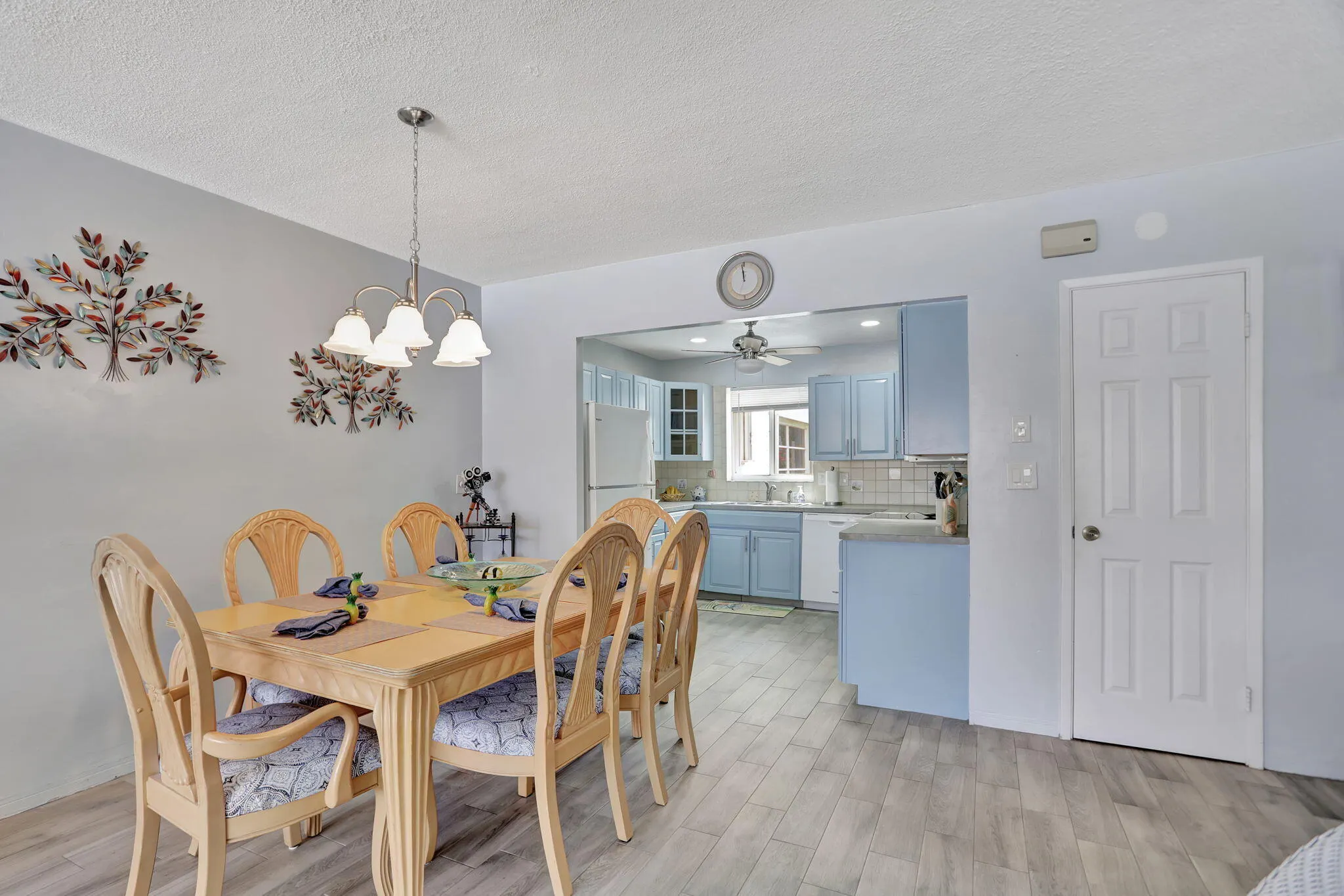 999 N RIVERSIDE Drive #3