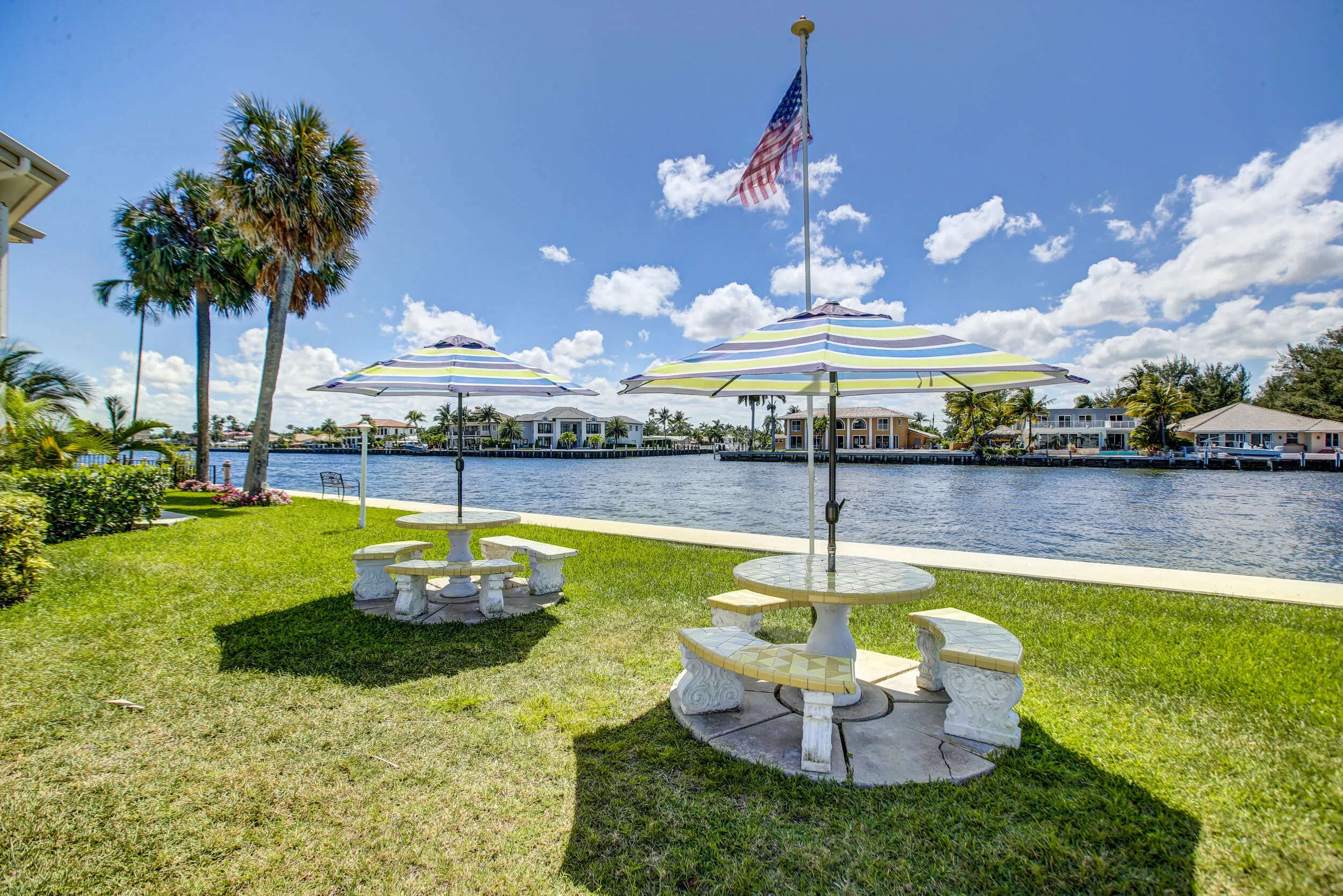 999 N RIVERSIDE Drive #3
