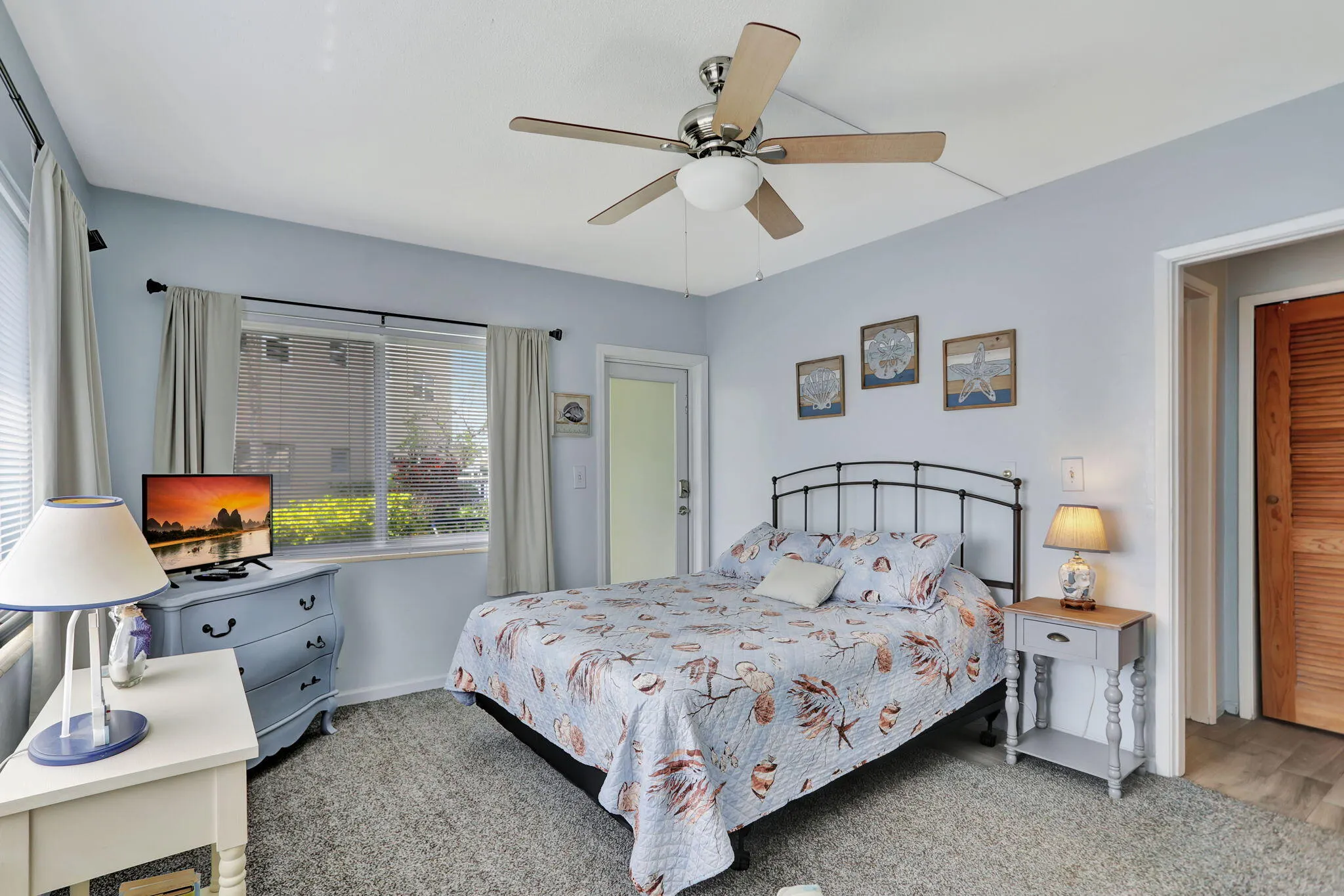 999 N RIVERSIDE Drive #3
