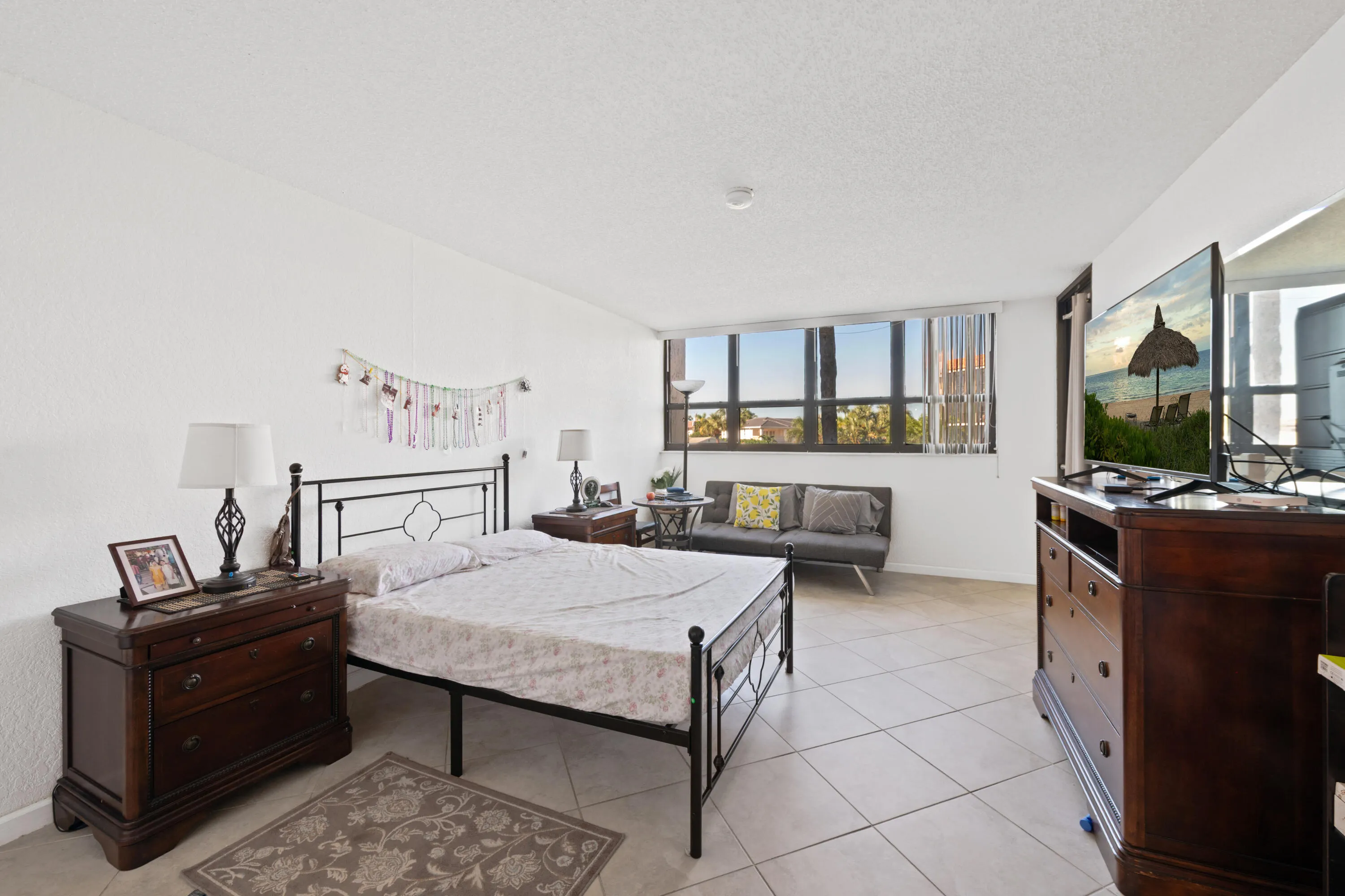 800 Jeffery Street #205