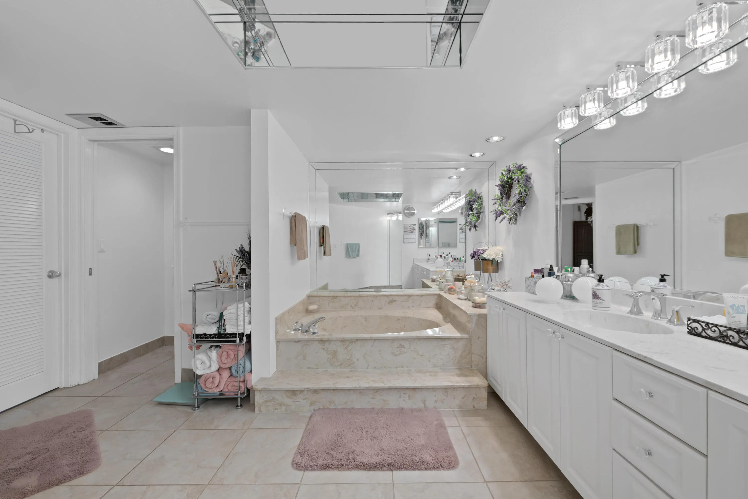 800 Jeffery Street #205