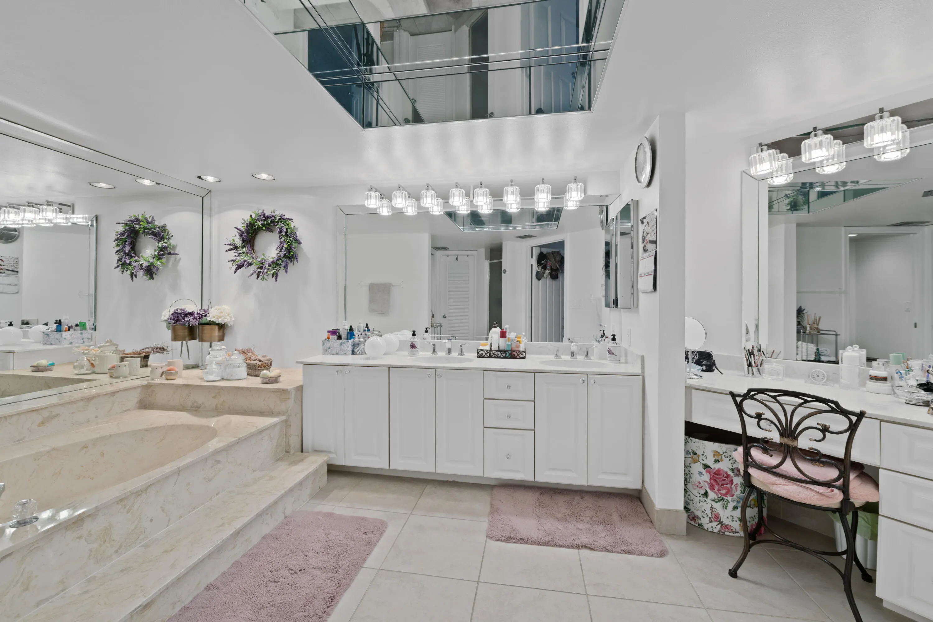 800 Jeffery Street #205