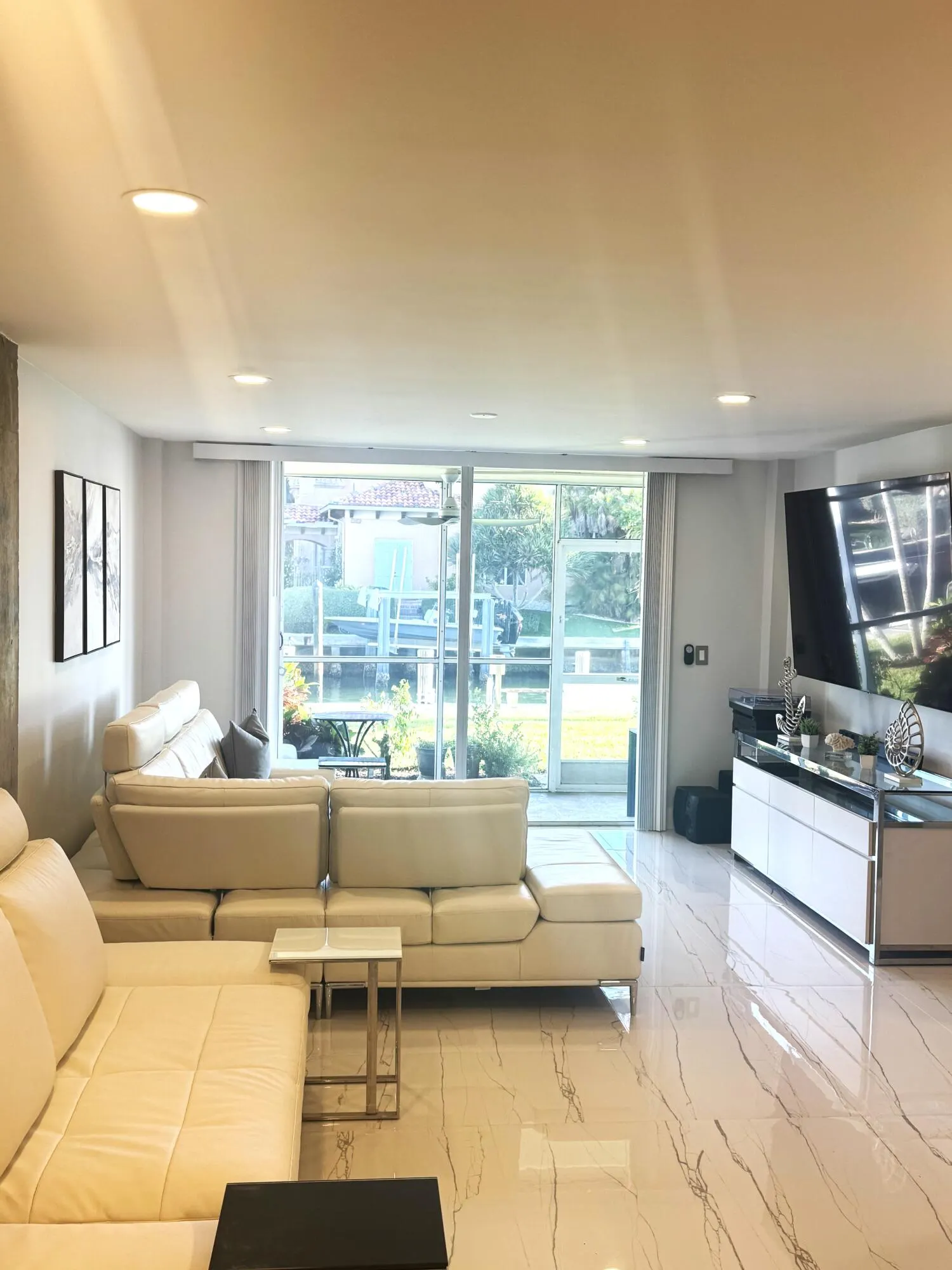 105 PARADISE HARBOUR Boulevard #108