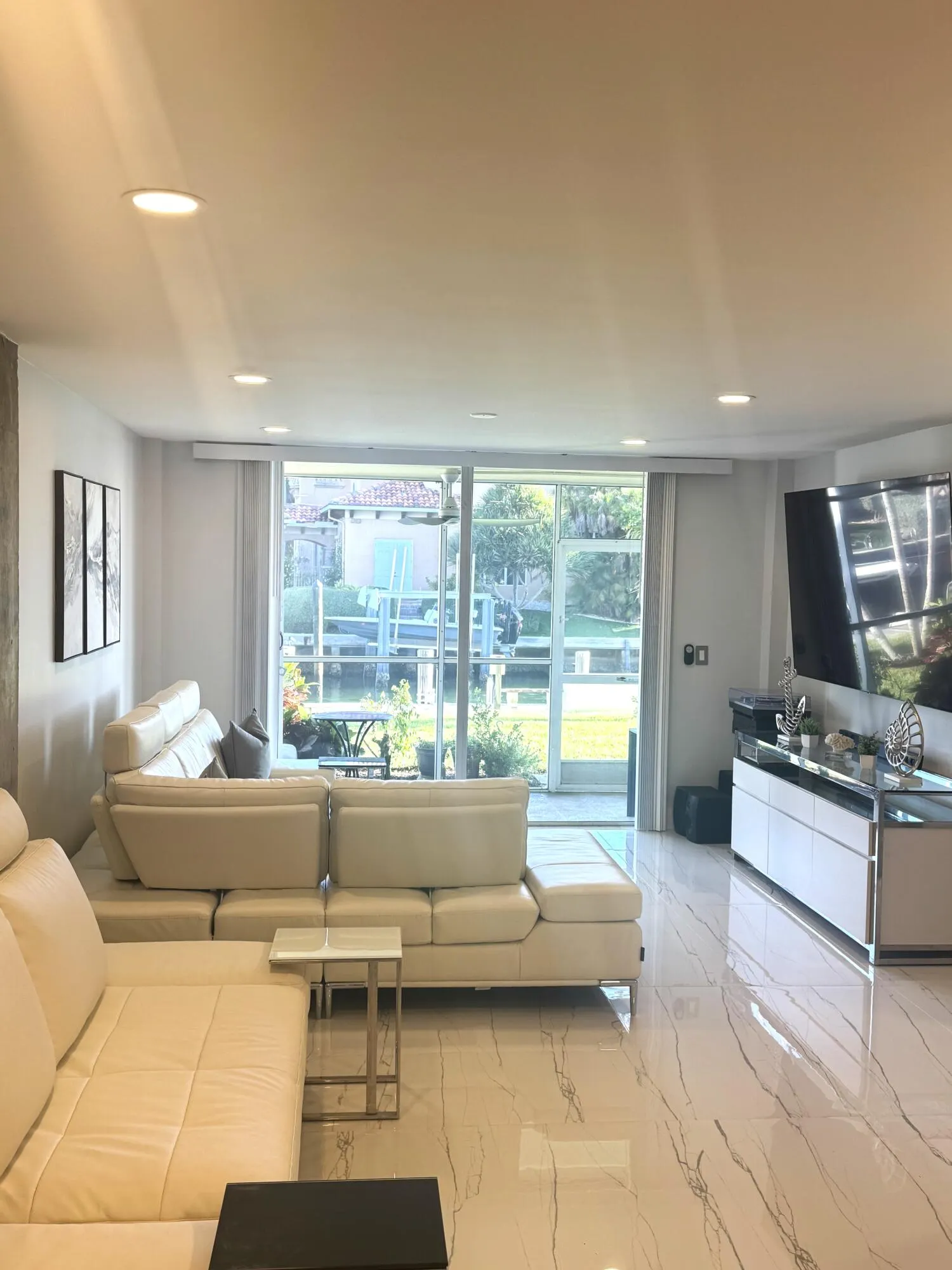 105 PARADISE HARBOUR Boulevard #108