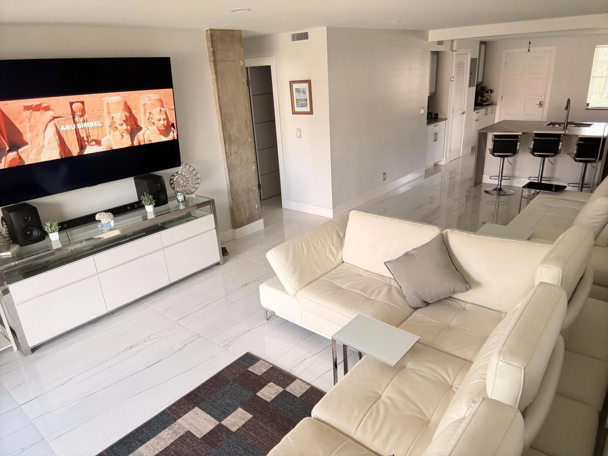 105 PARADISE HARBOUR Boulevard #108