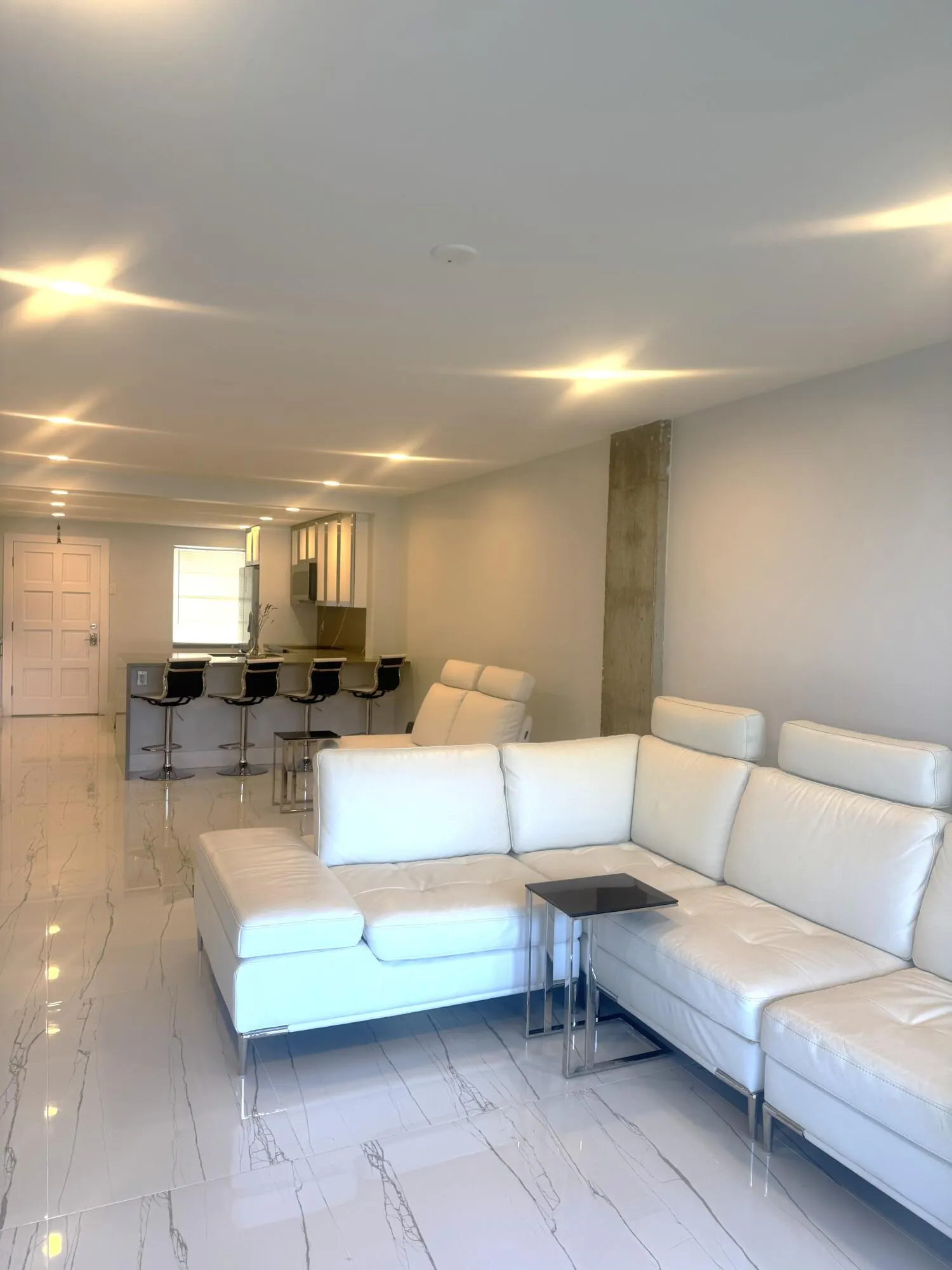 105 PARADISE HARBOUR Boulevard #108