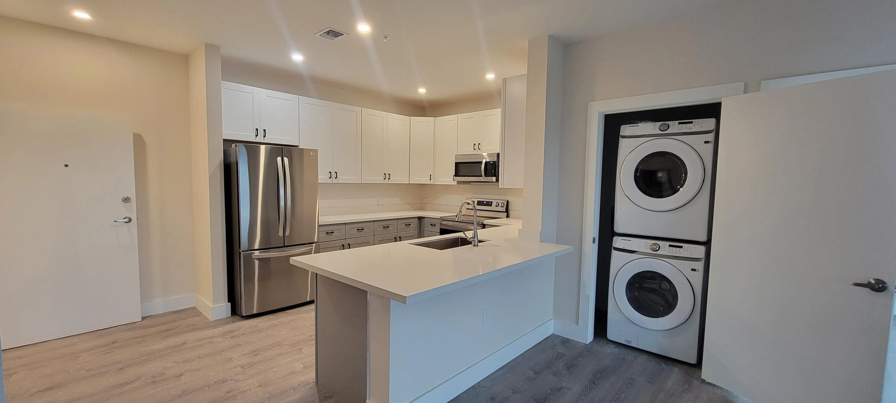 3801 DAVIE Boulevard #206