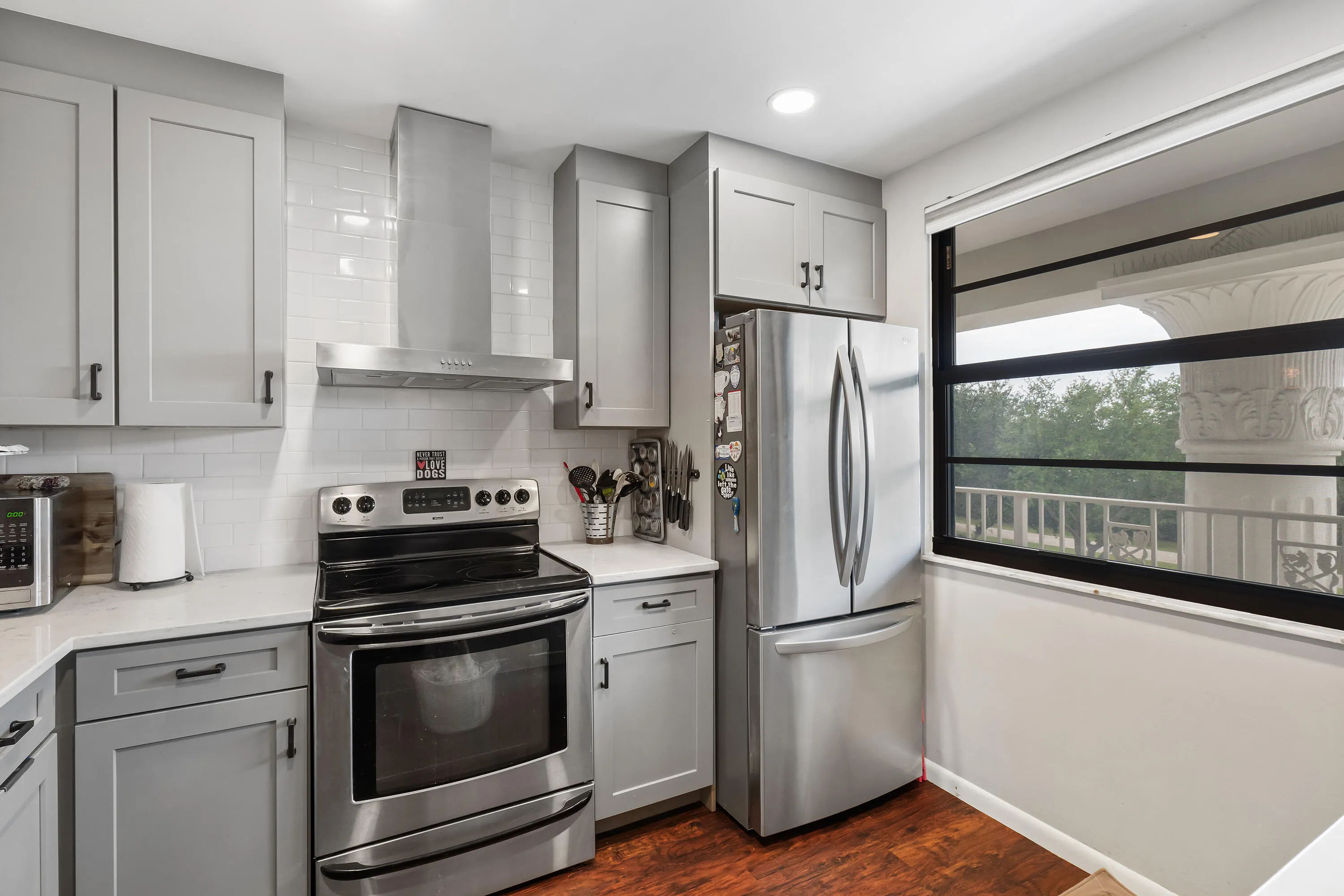 6037 BALBOA Circle #403