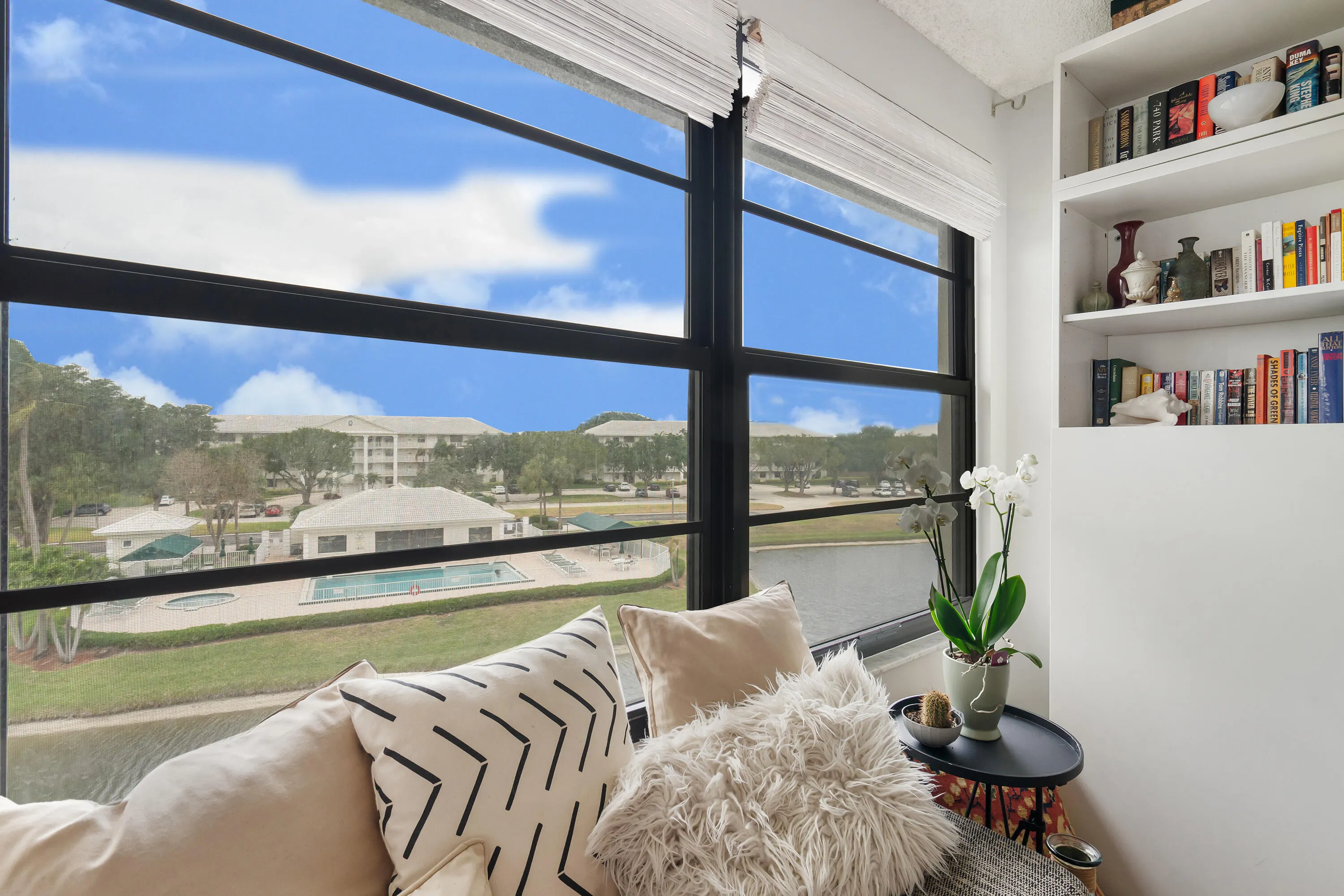 6037 BALBOA Circle #403