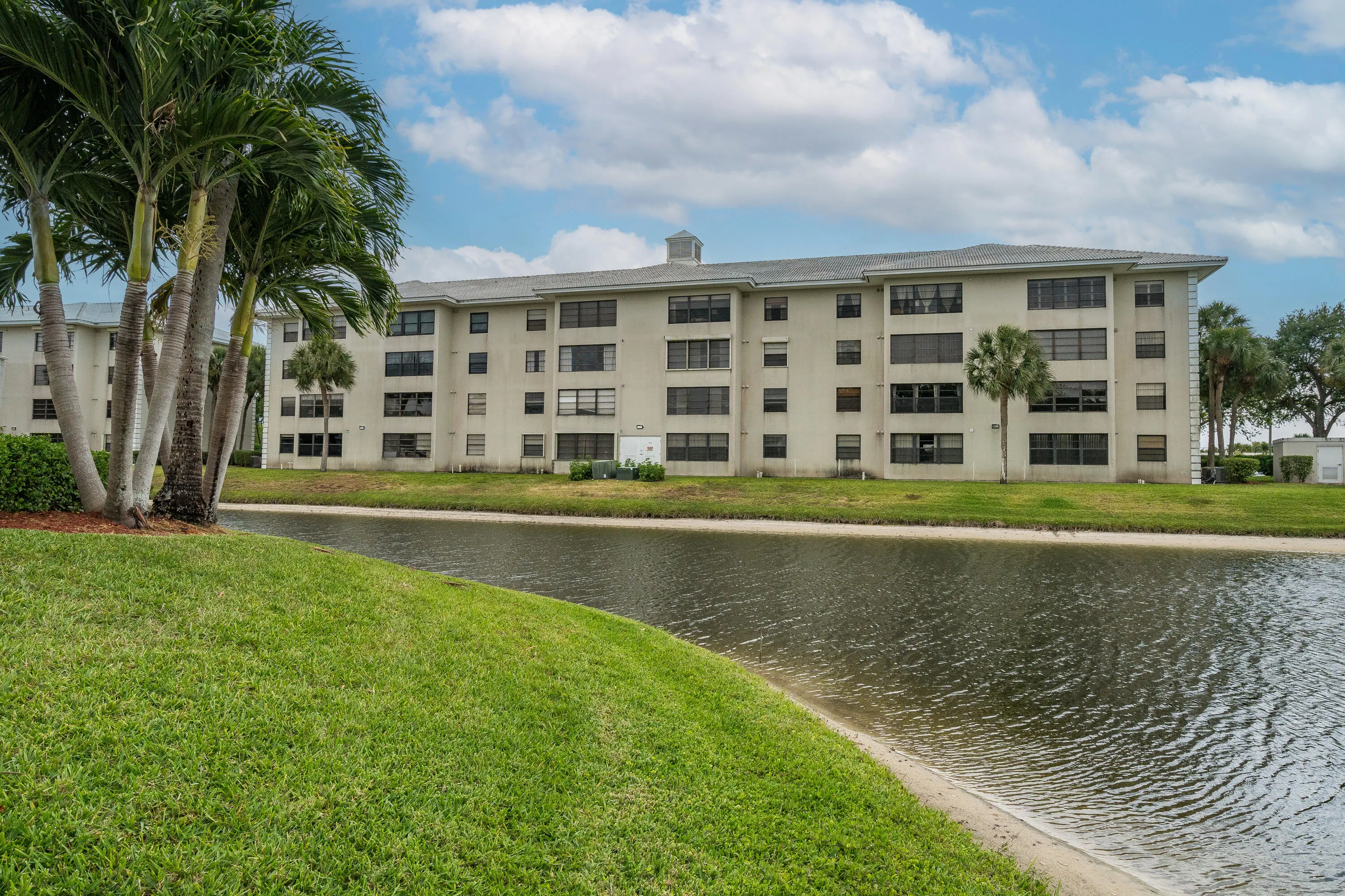 6037 BALBOA Circle #403