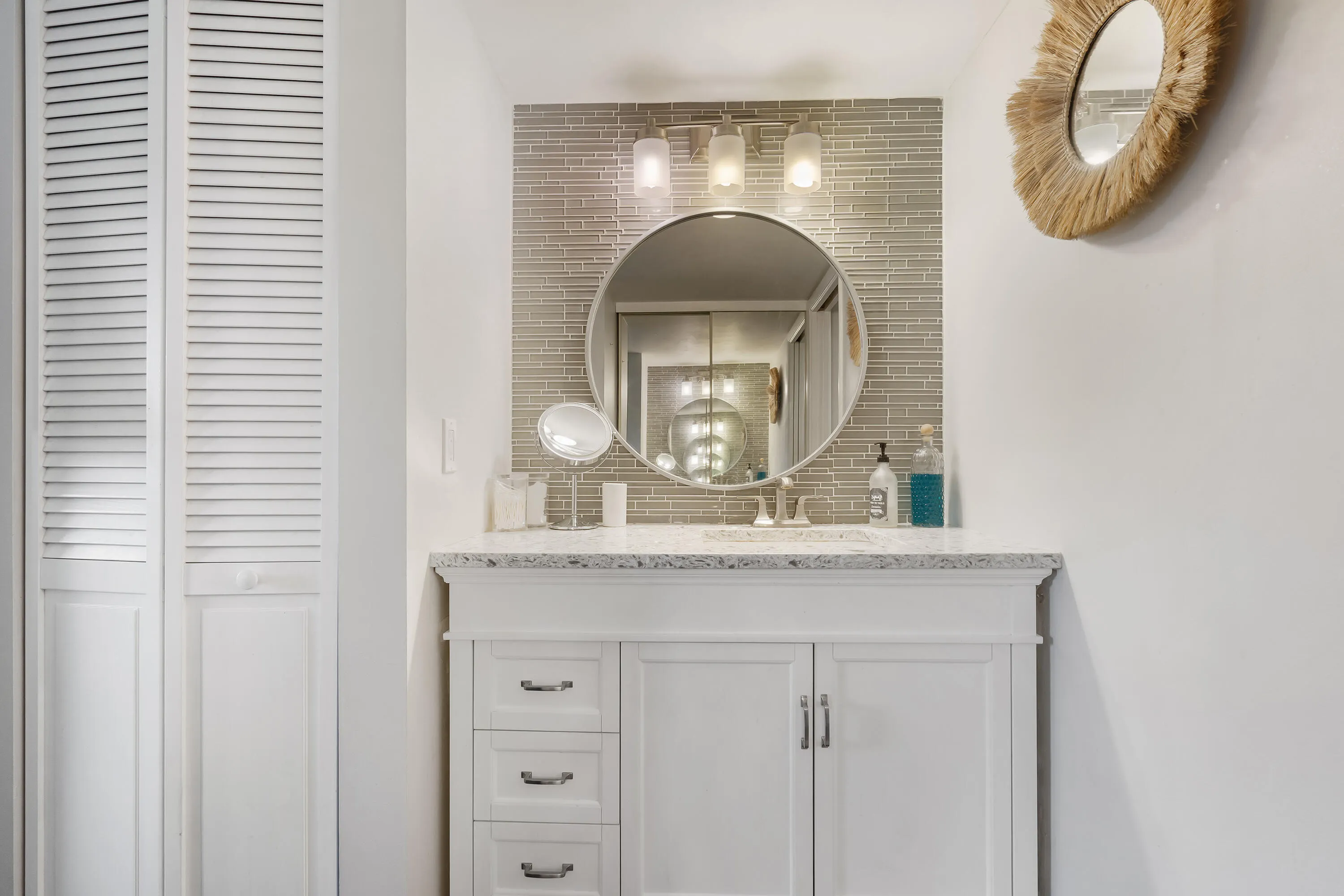 6037 BALBOA Circle #403