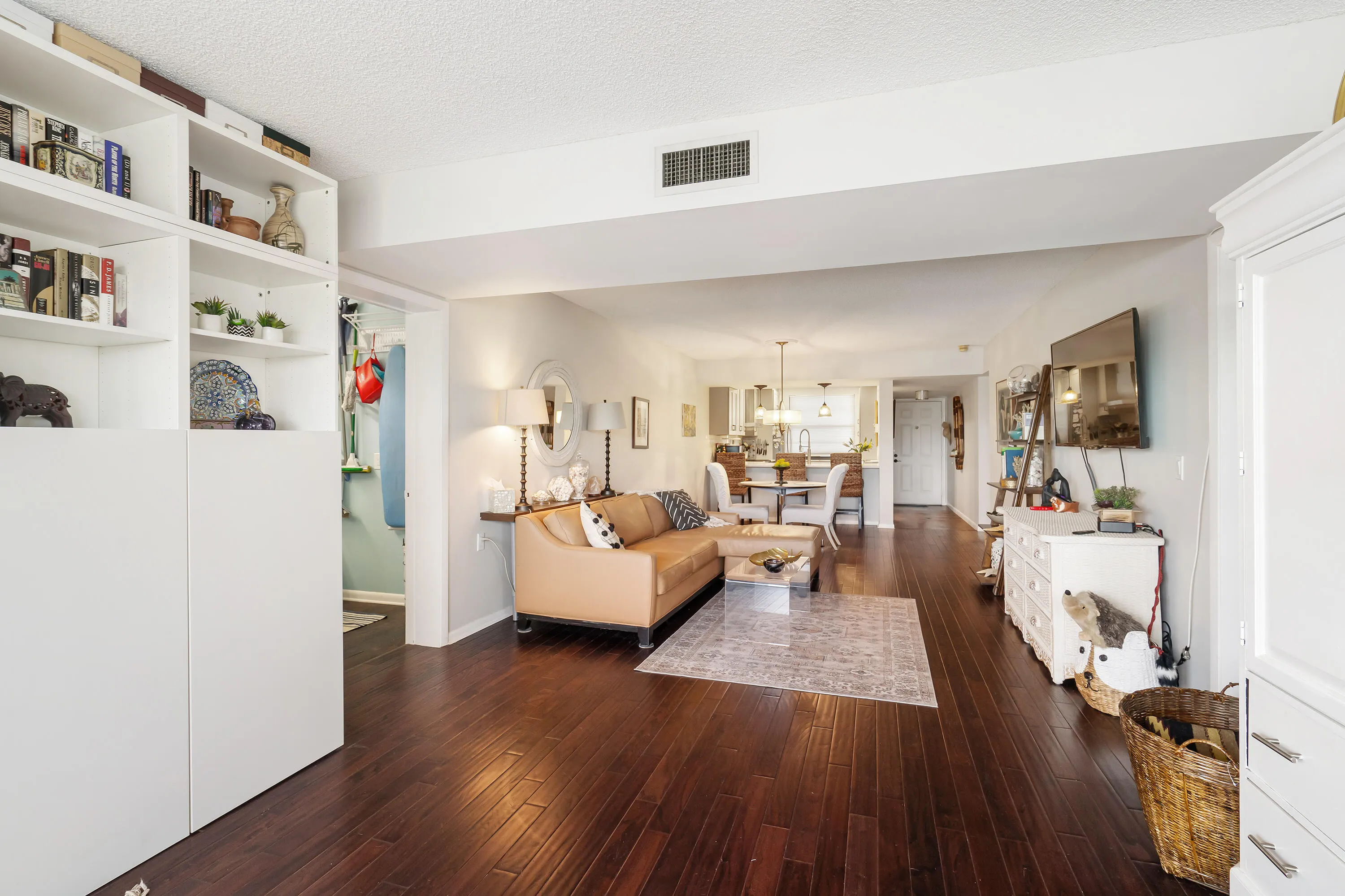 6037 BALBOA Circle #403