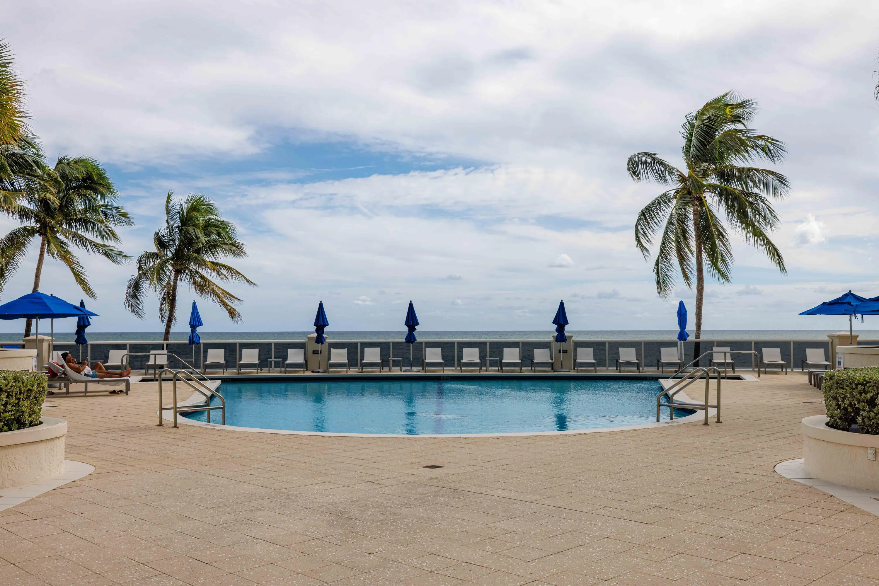 4240 Galt Ocean Drive #2106