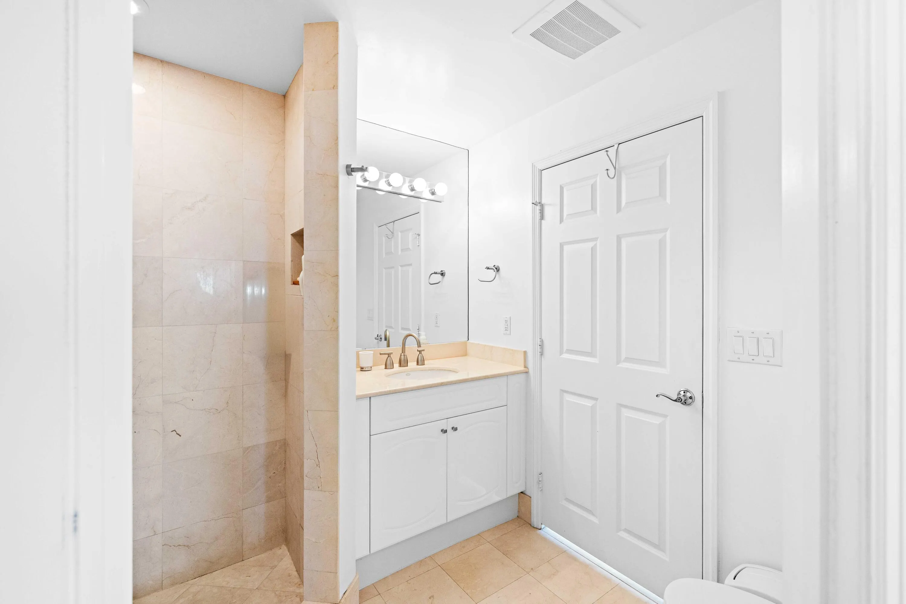 4240 Galt Ocean Drive #2106