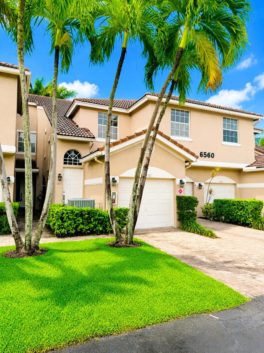 6560 VILLA SONRISA Drive #1321