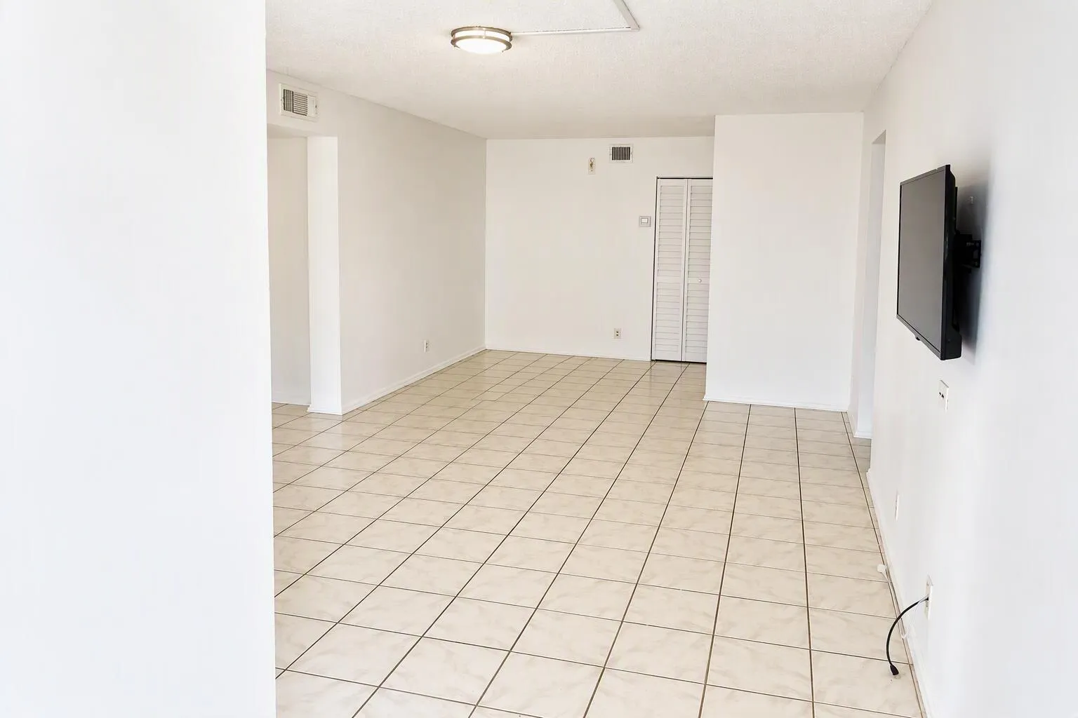 501 Gardens Drive #101