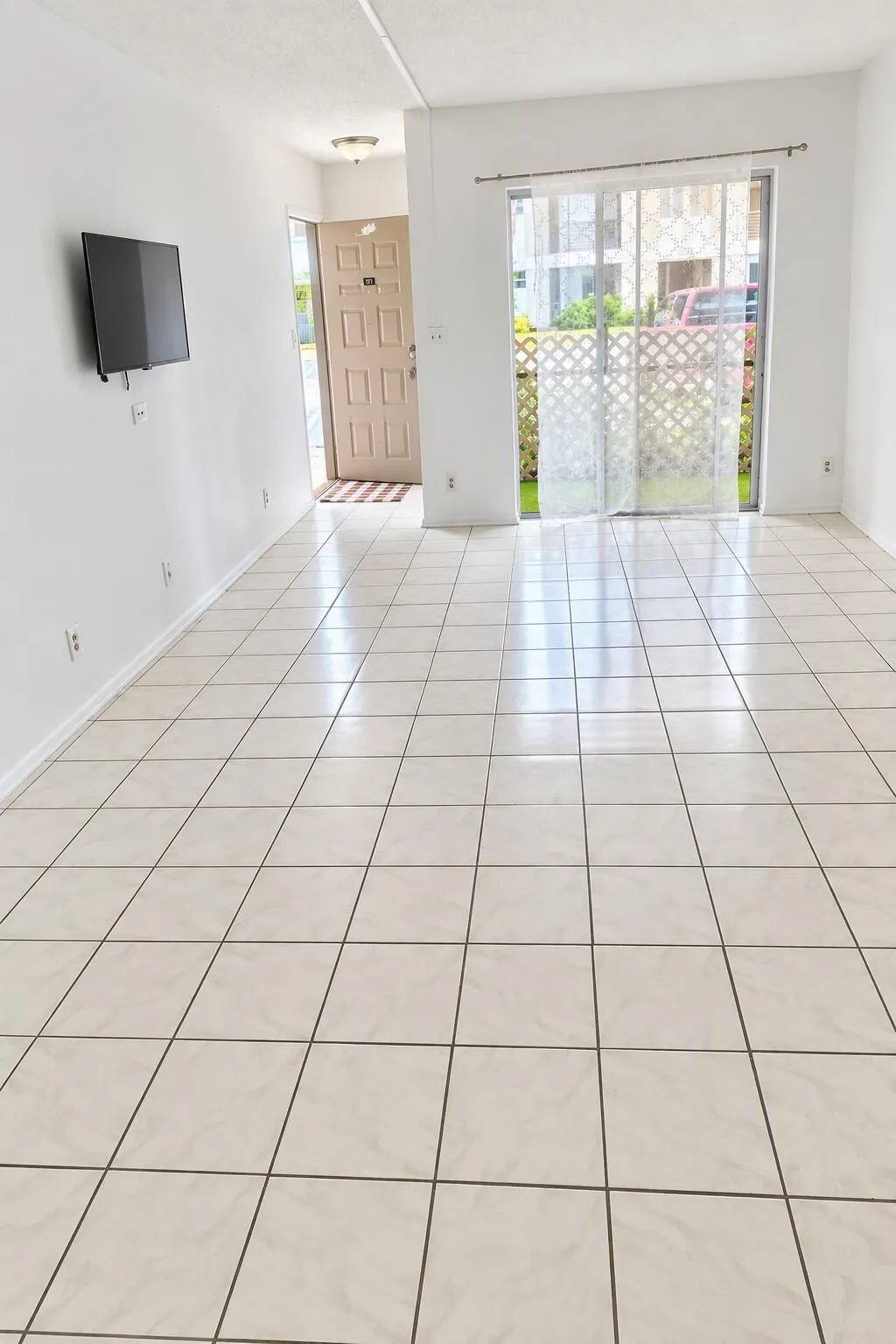 501 Gardens Drive #101