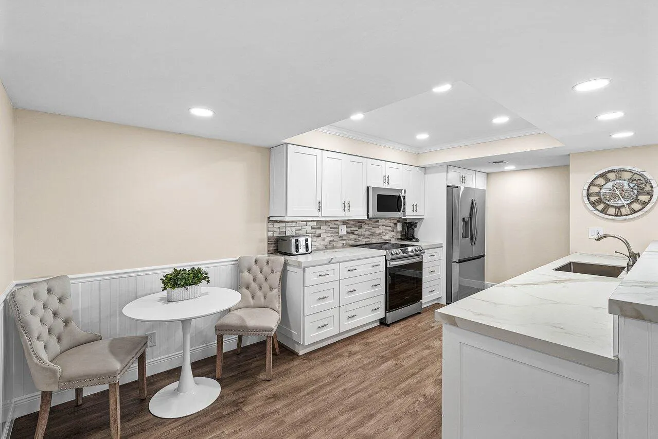 2255 LINDELL Boulevard #4505
