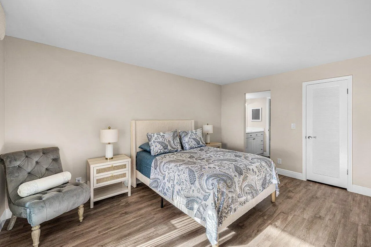 2255 LINDELL Boulevard #4505