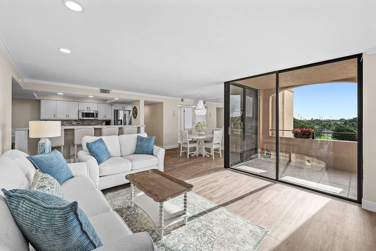 2255 LINDELL Boulevard #4505