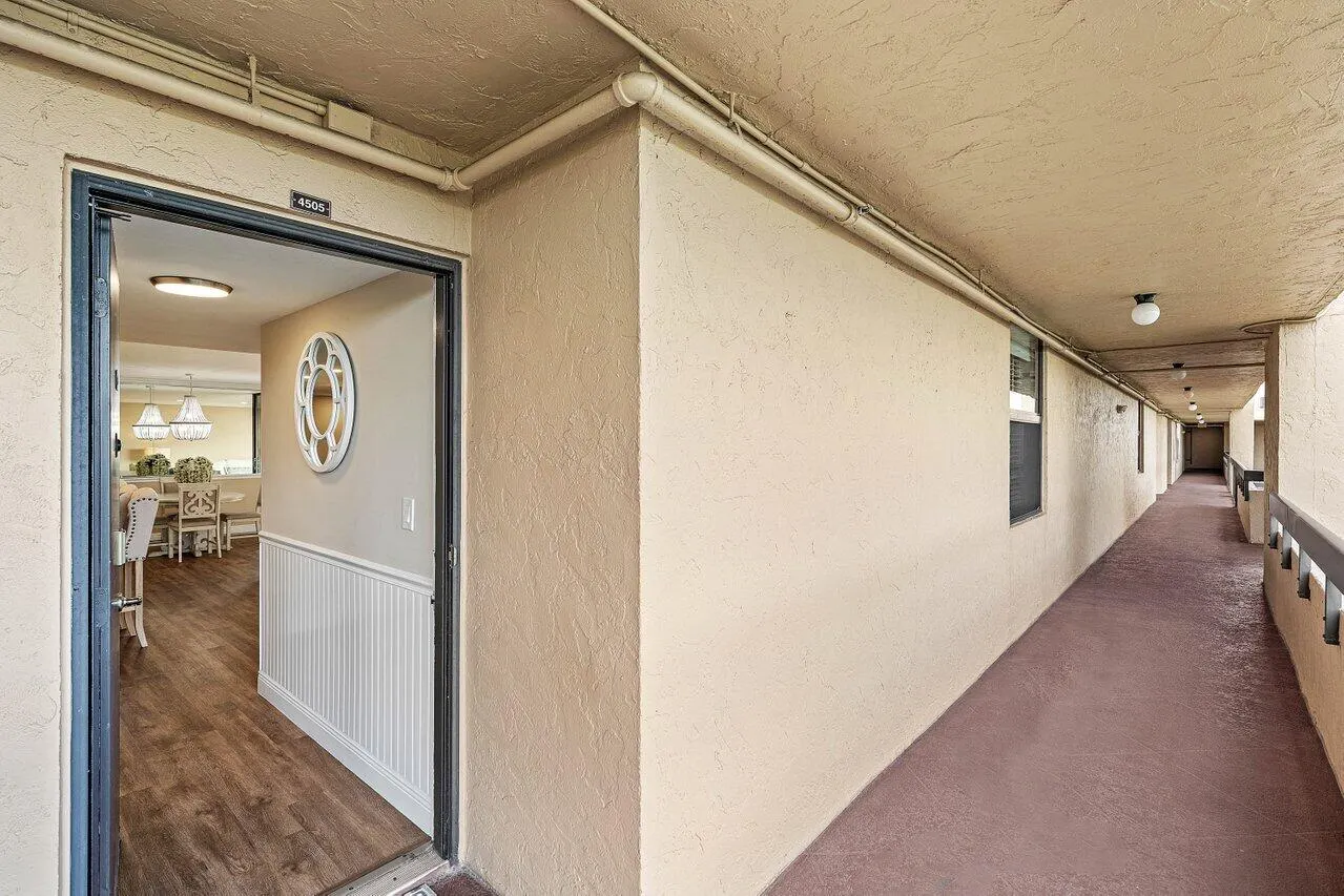 2255 LINDELL Boulevard #4505