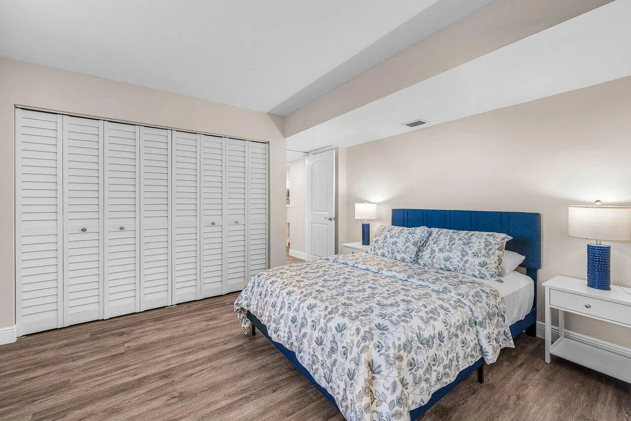 2255 LINDELL Boulevard #4505
