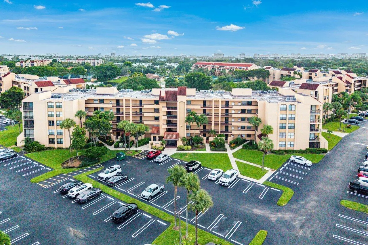 2255 LINDELL Boulevard #4505