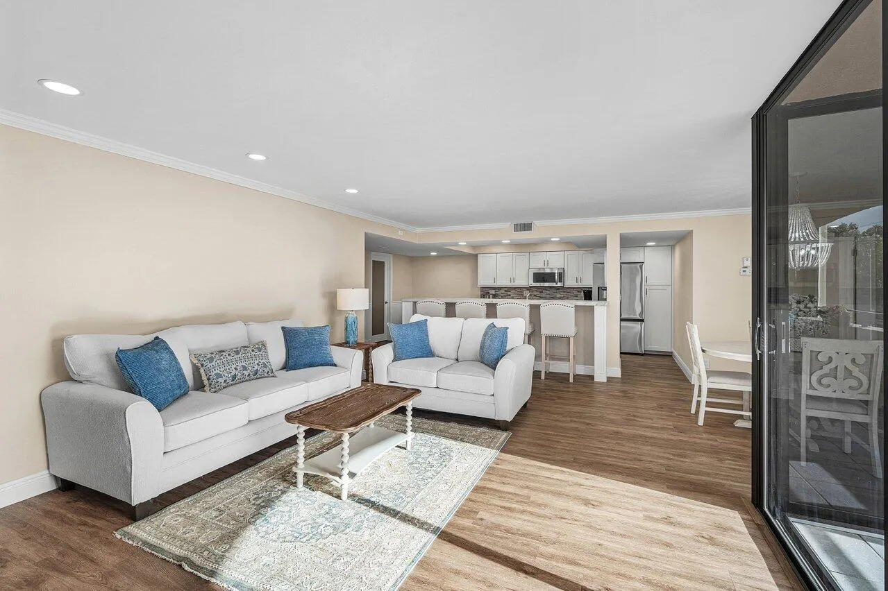2255 LINDELL Boulevard #4505