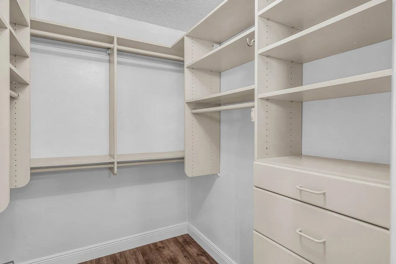 2255 LINDELL Boulevard #4505