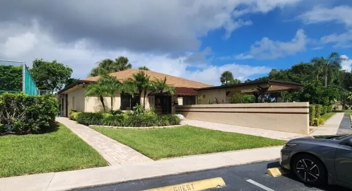 21943 REMSEN Terrace #203