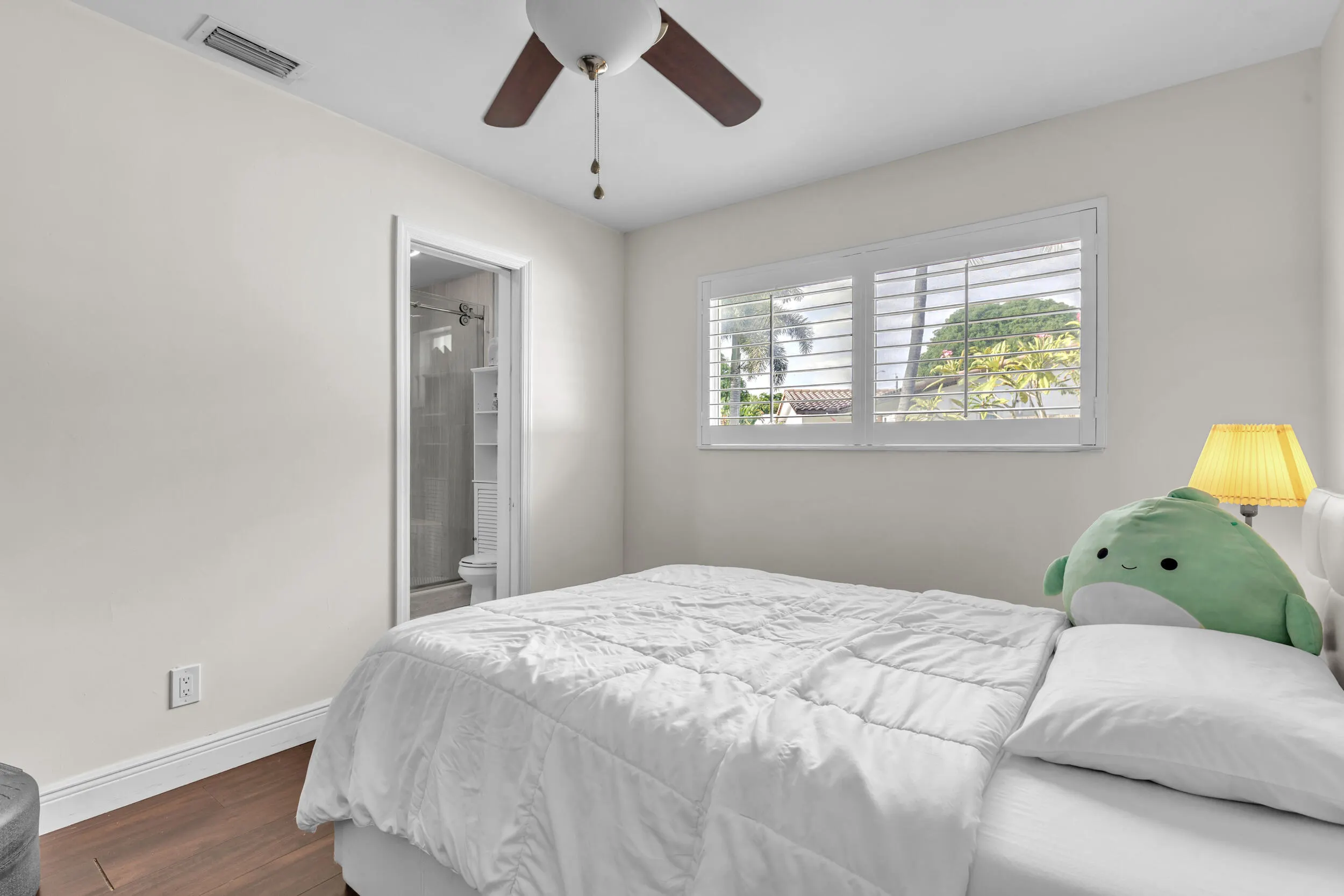 220 NW 12TH Street