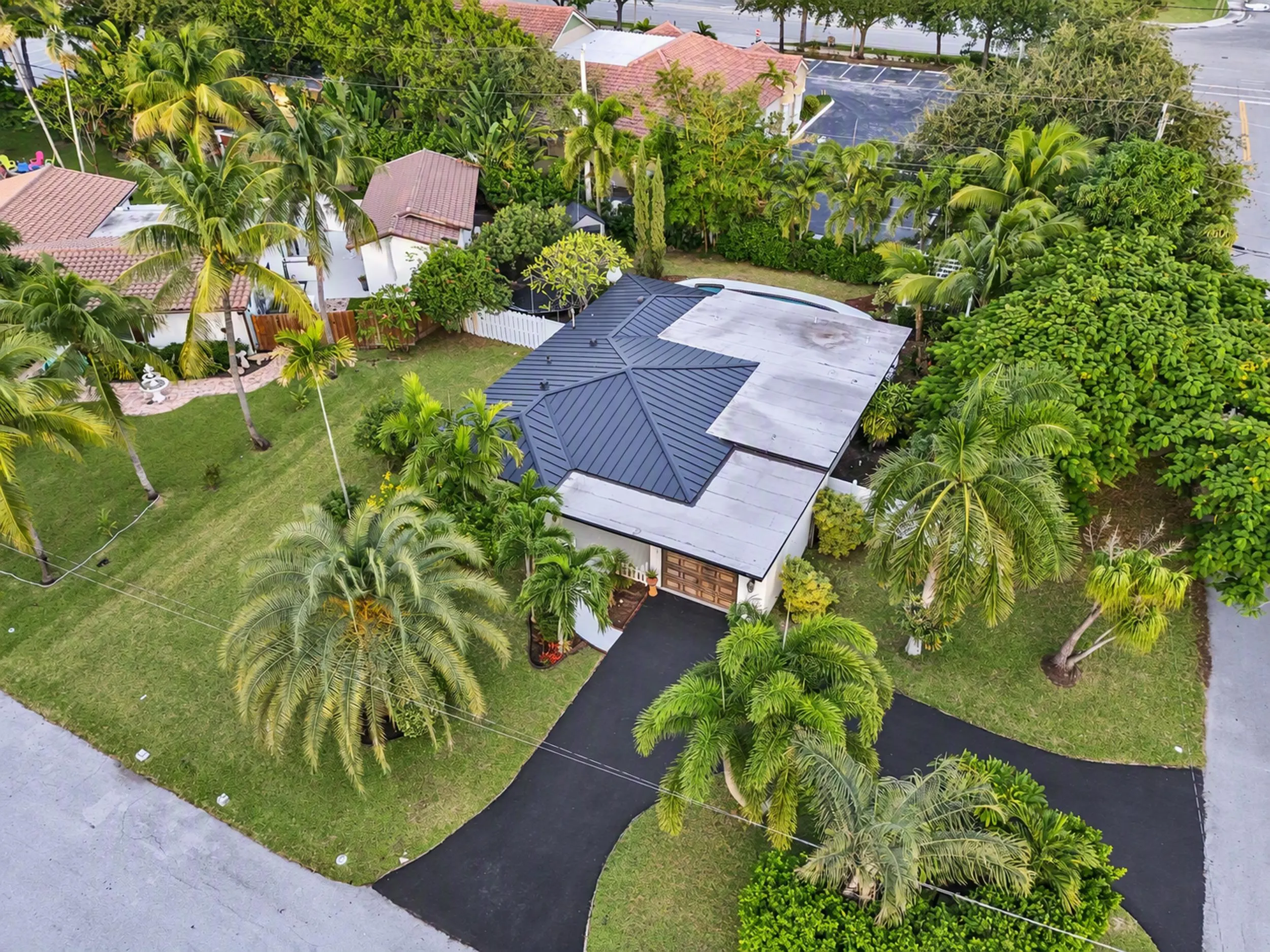 220 NW 12TH Street