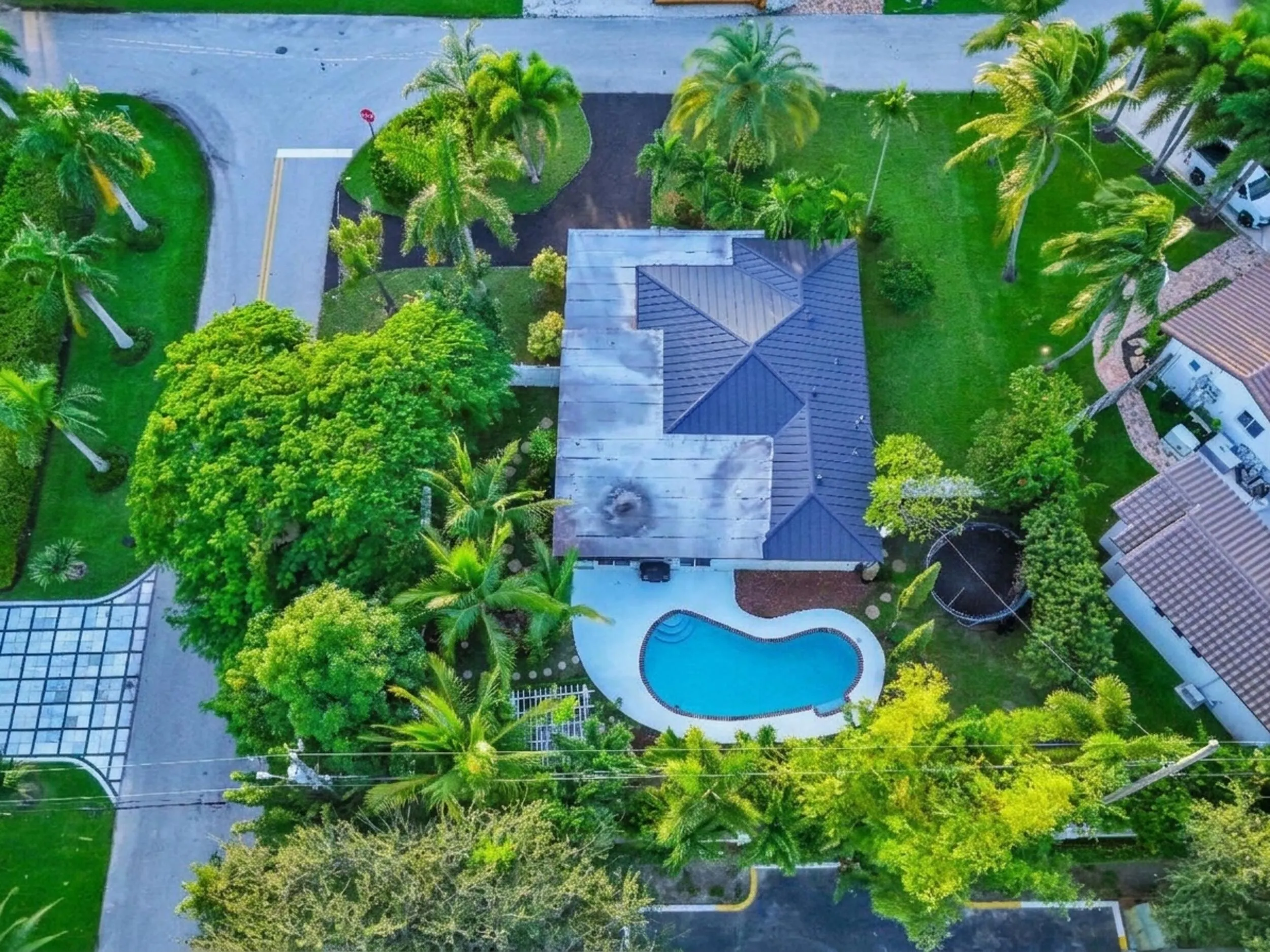 220 NW 12TH Street