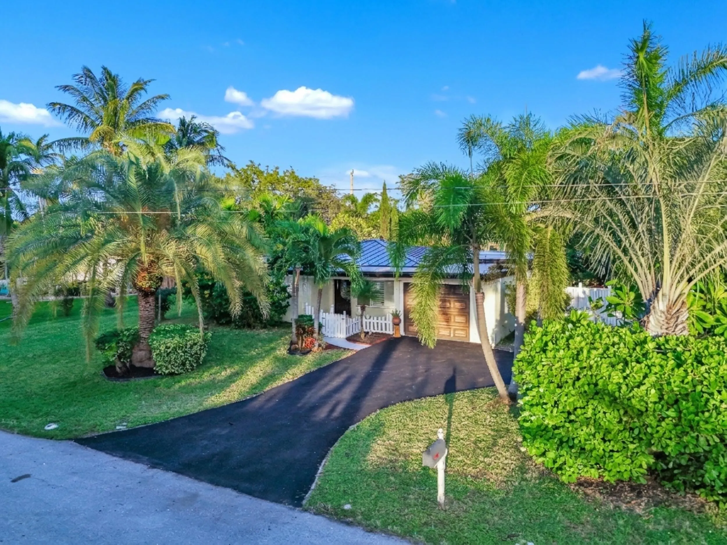 220 NW 12TH Street