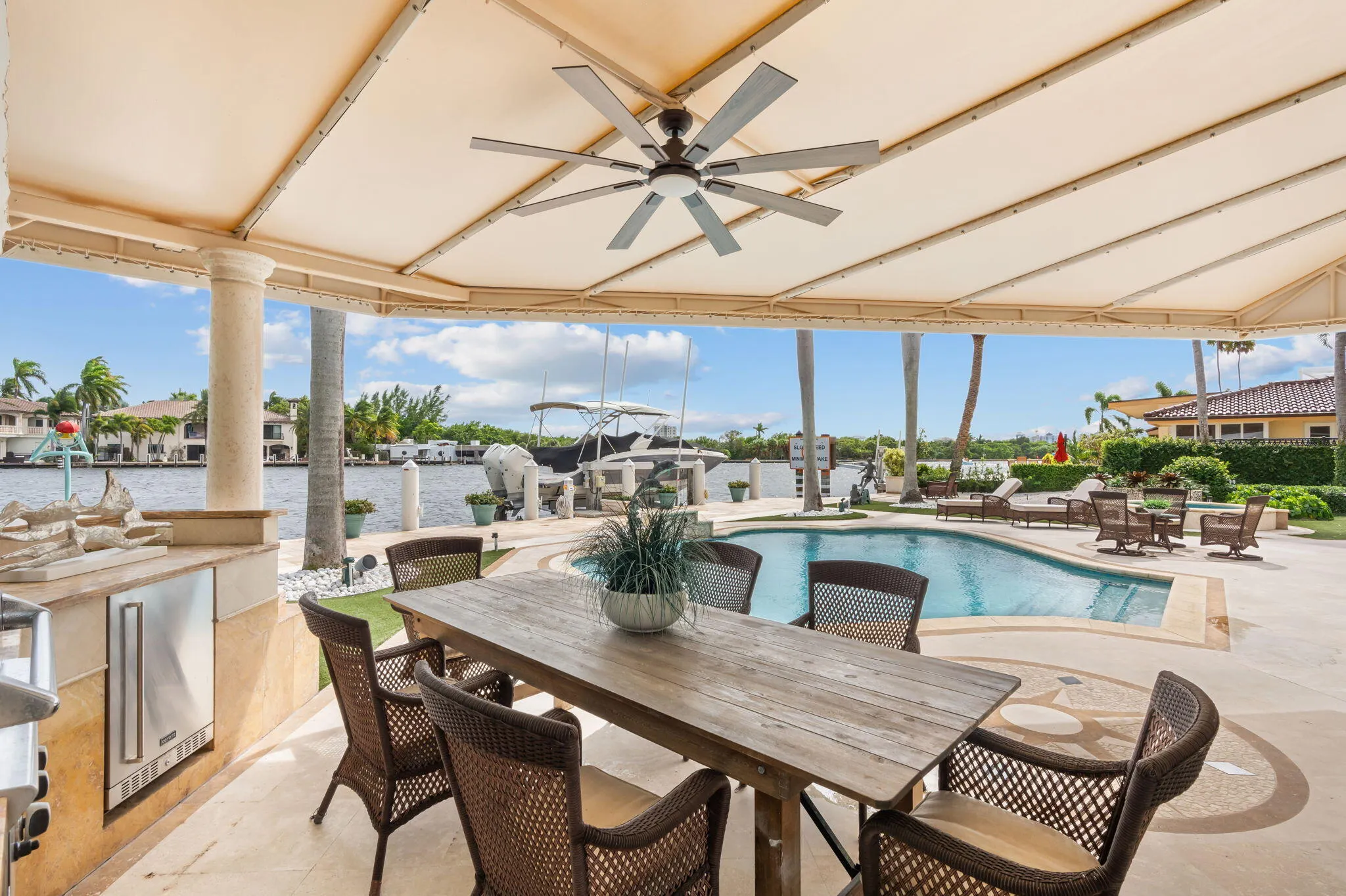 2200 INTRACOASTAL Drive