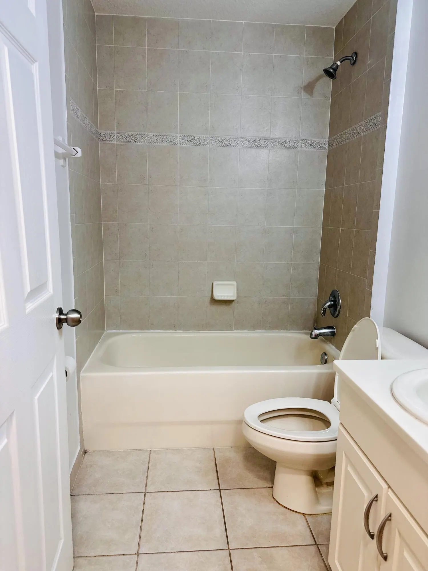 2928 HIDDEN HILLS Road #1405