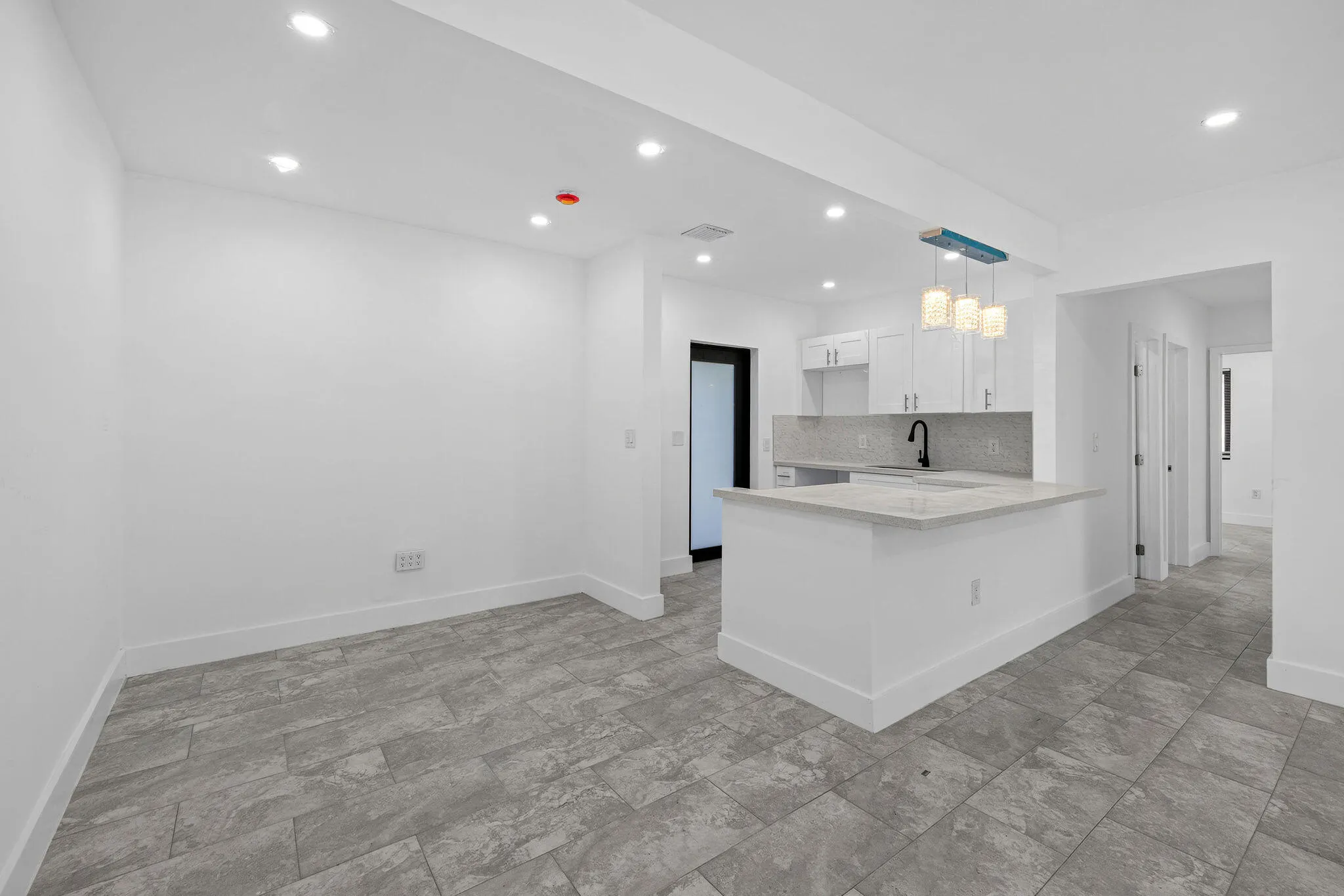 9001 NW 32ND CT Road