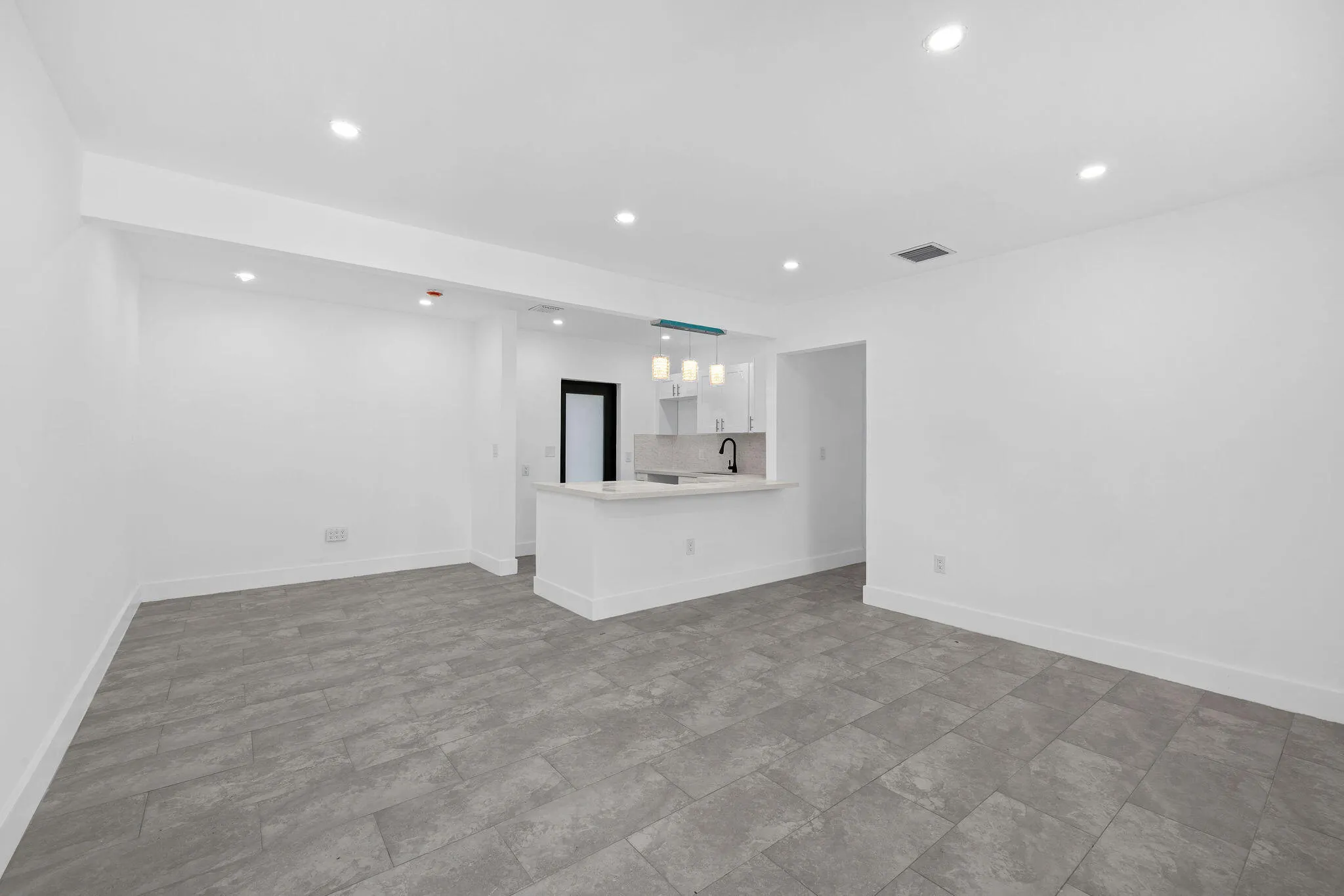 9001 NW 32ND CT Road