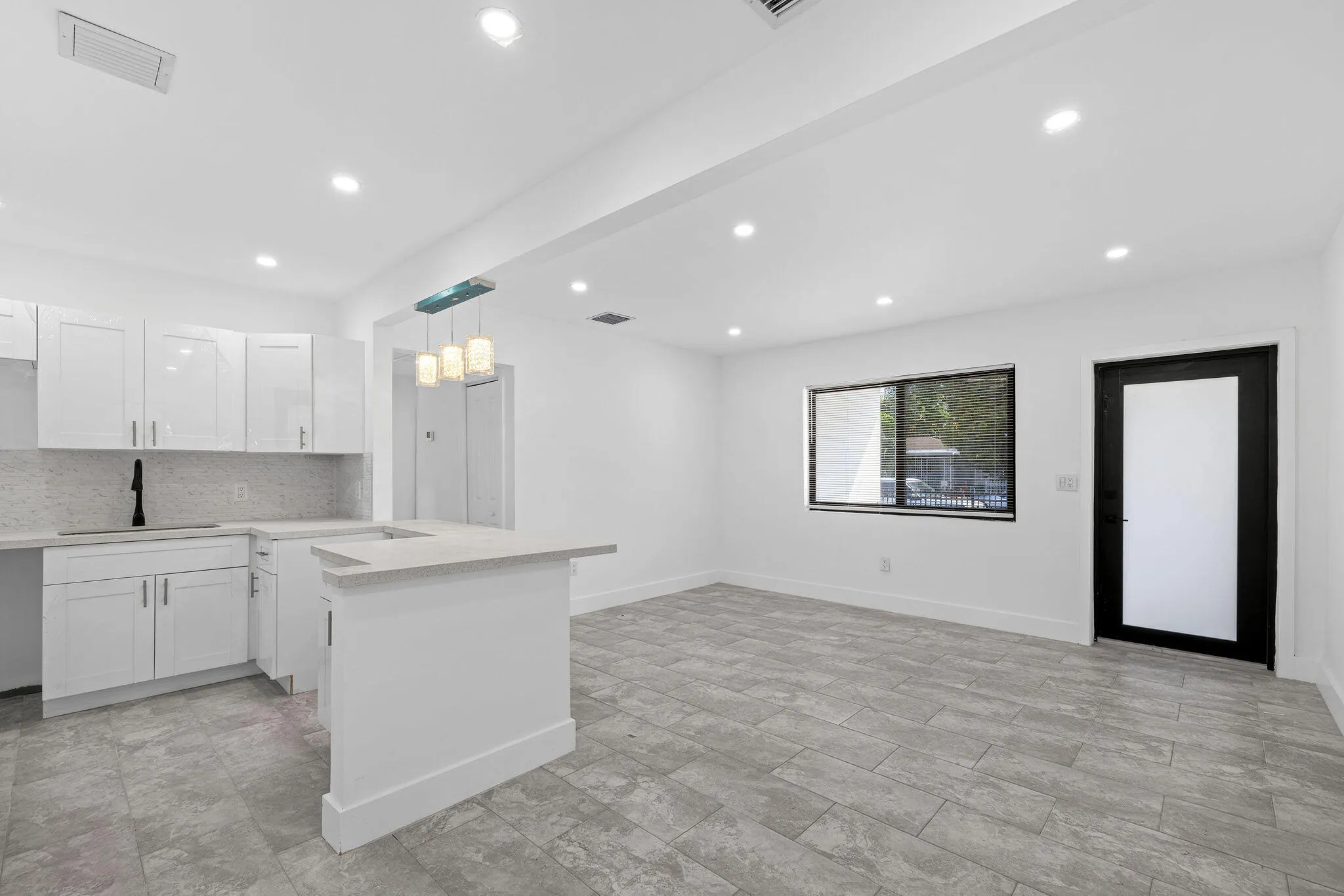 9001 NW 32ND CT Road