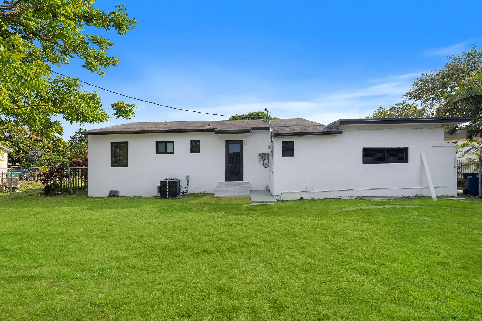 9001 NW 32ND CT Road