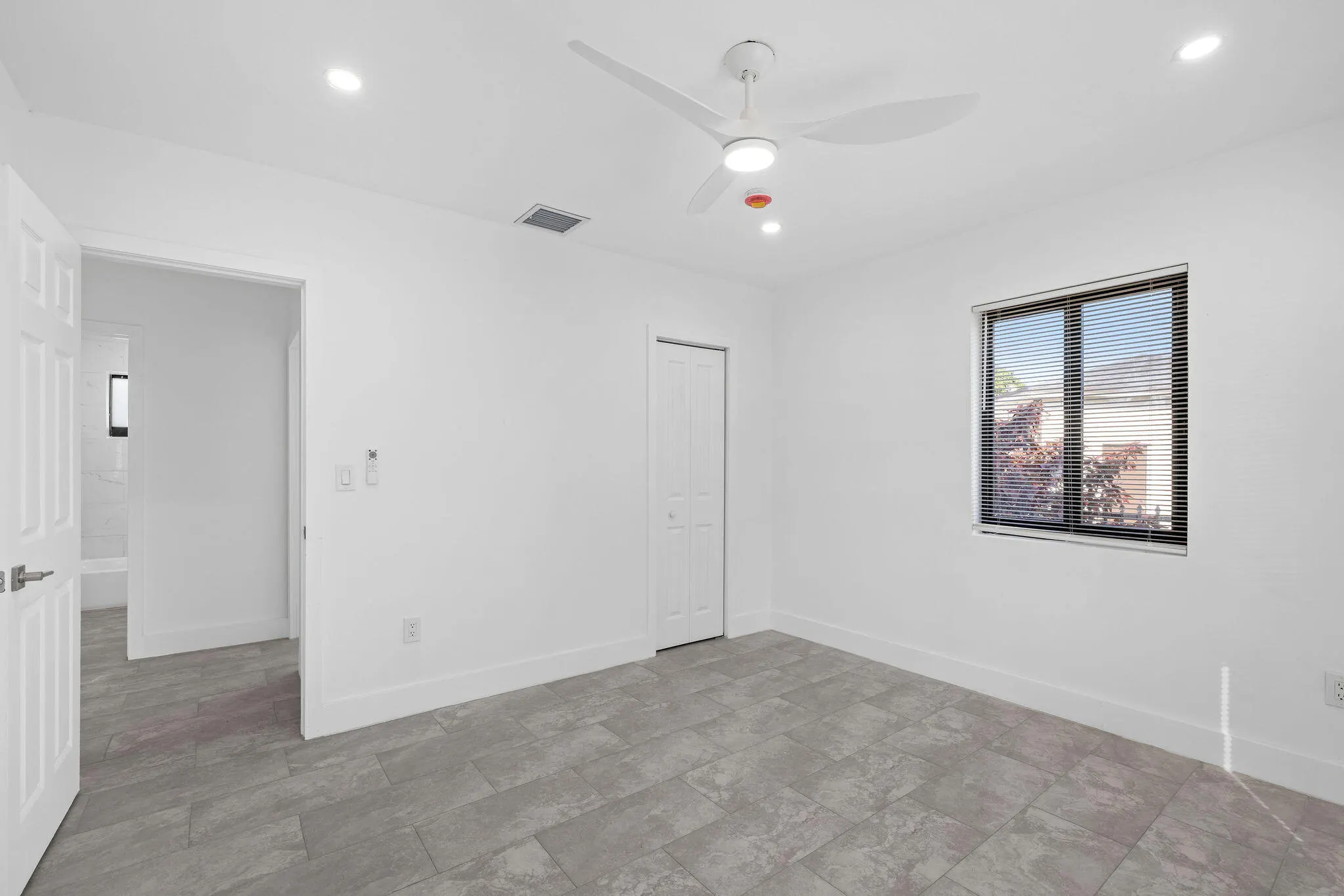 9001 NW 32ND CT Road