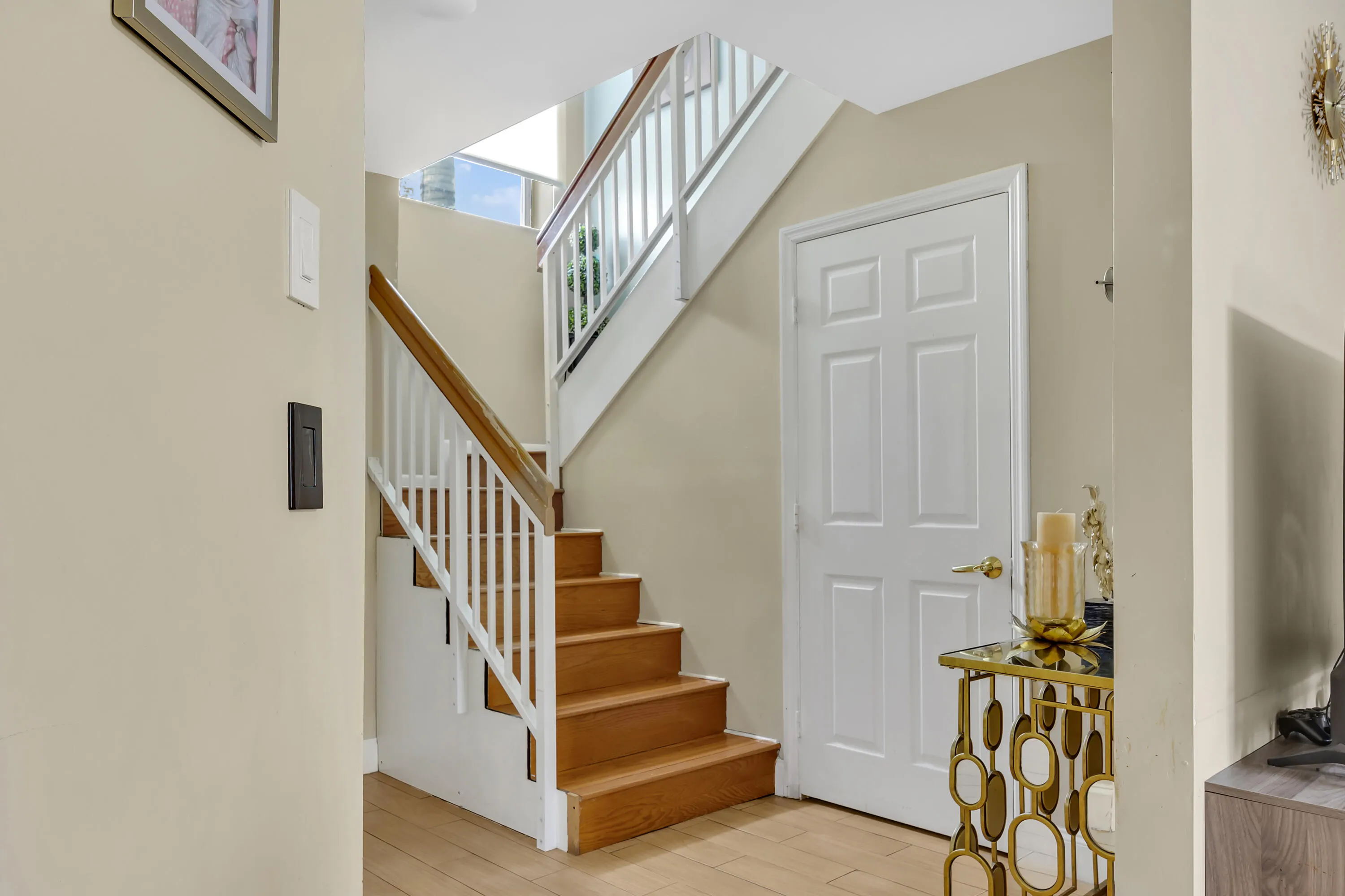 5892 NORTHPOINTE Lane