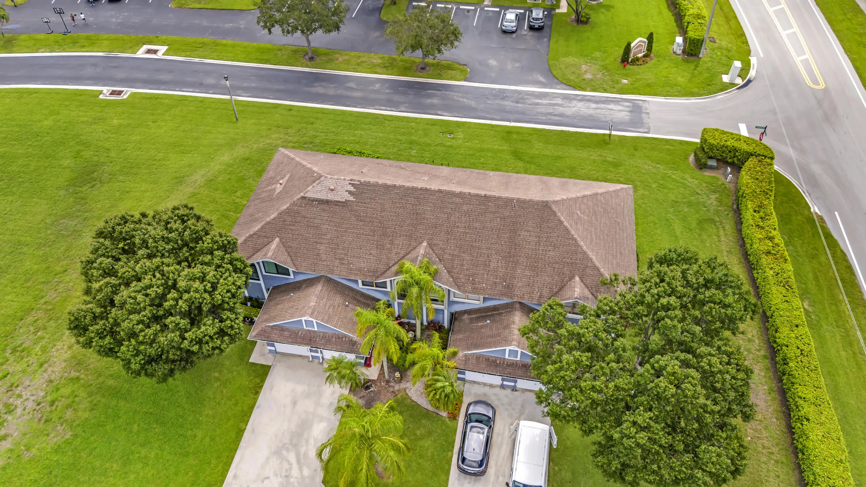 5892 NORTHPOINTE Lane